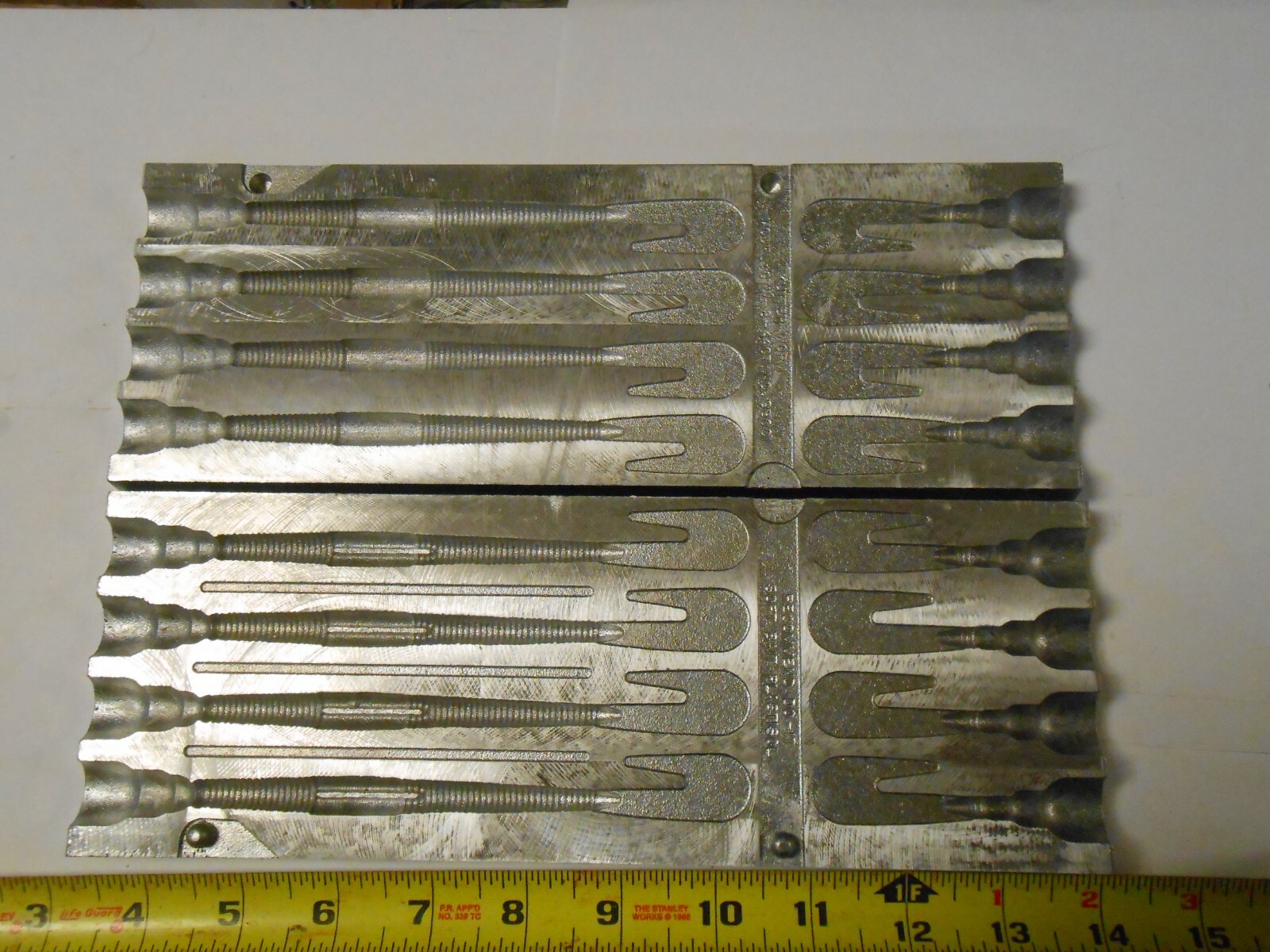 98001 Do-It 6" Kutter Worm Soft Bait Mold Free Shipping