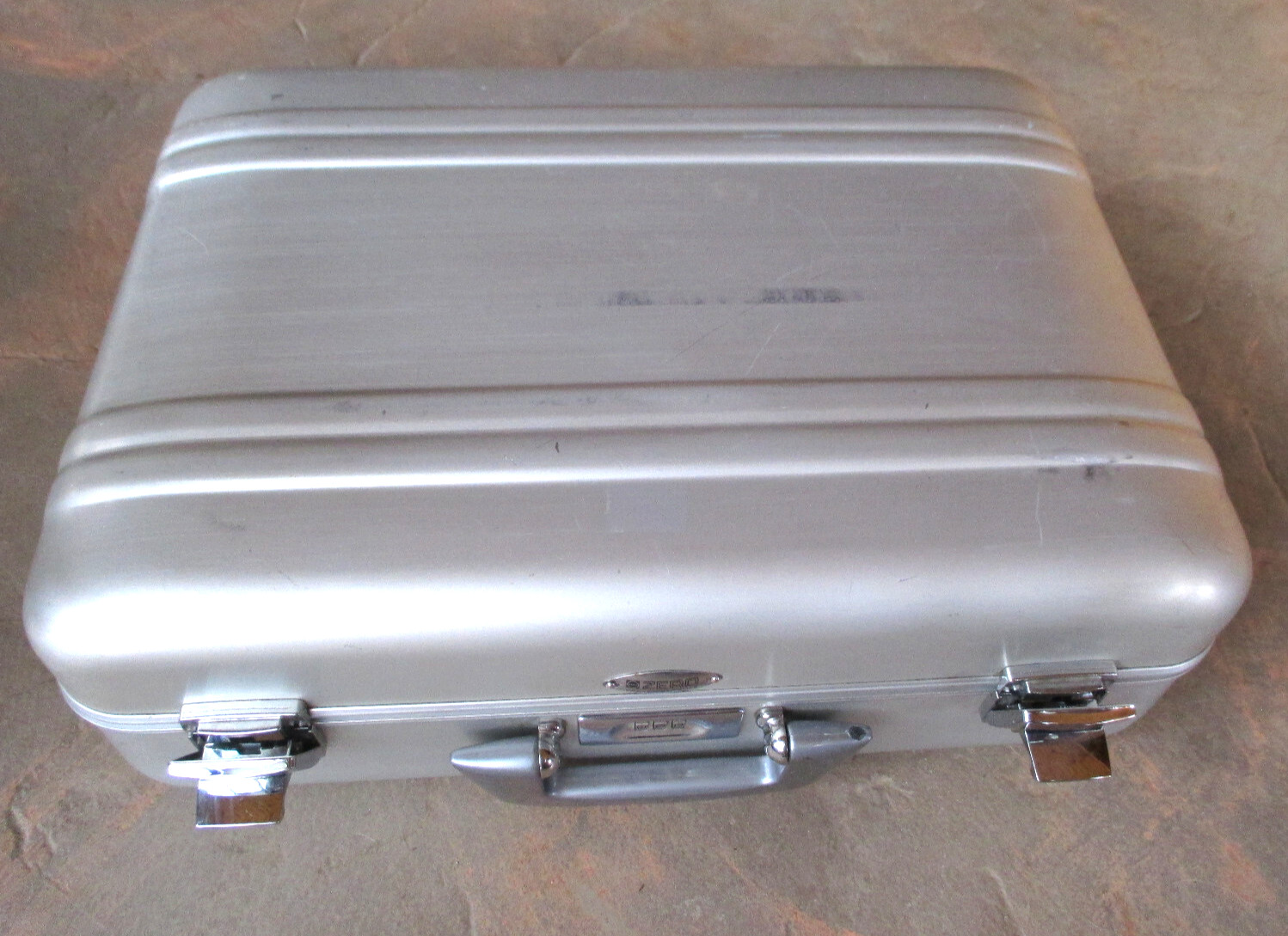 Zero Centurion Elite Locking Aluminum Briefcase / Protective Storage Case & Foam