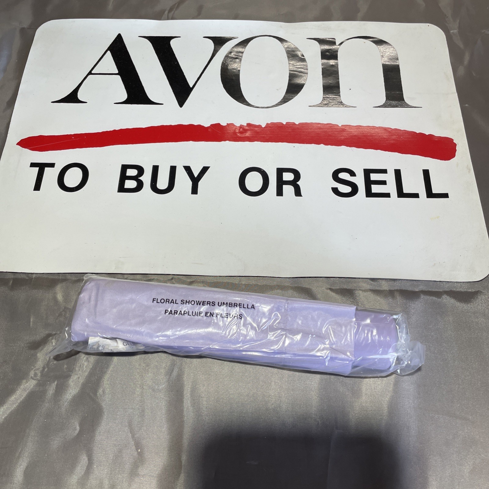 AVON VINTAGE Floral Showers UMBRELLA New  Purple Lavender 2001