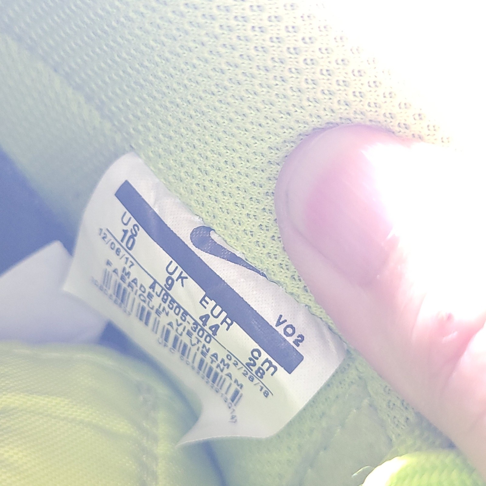 Air Force 1 '07 LV8 UV Cyber Neon Green men's size 10 AJ9505-300