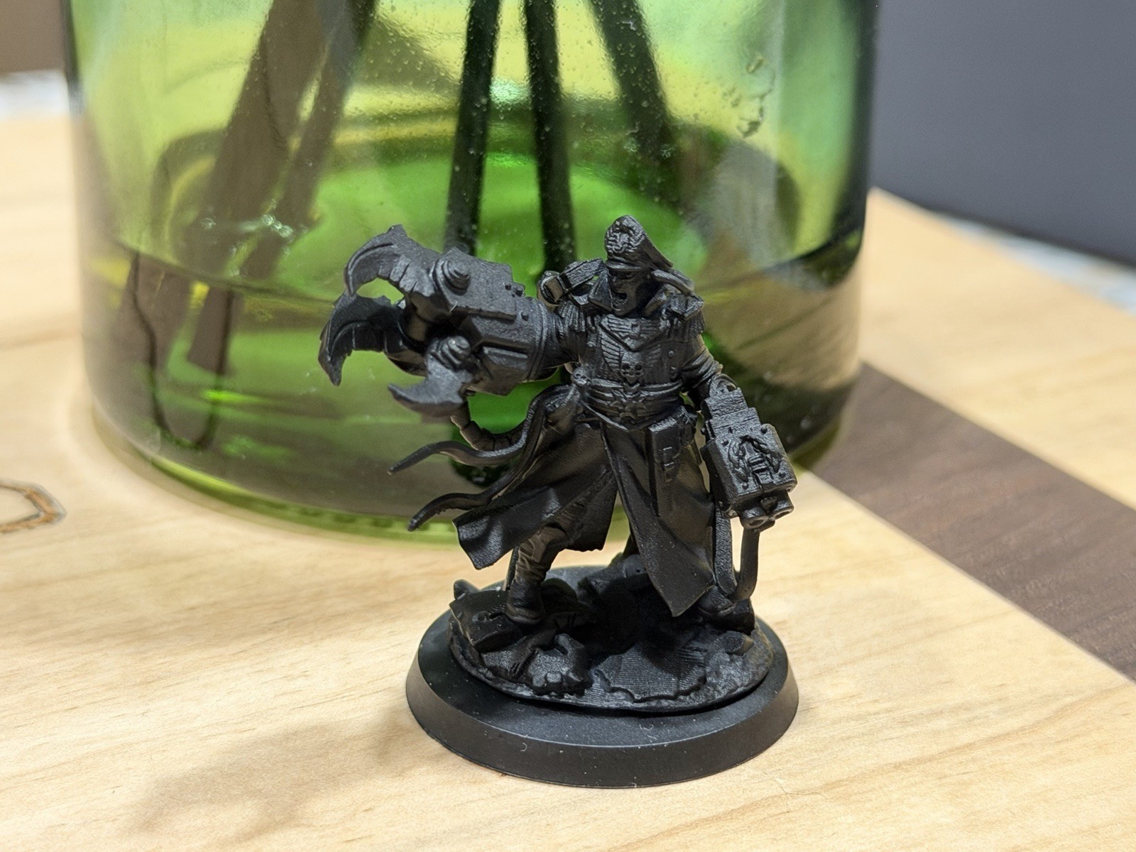 Legendary Imperial Commissar Yarrick