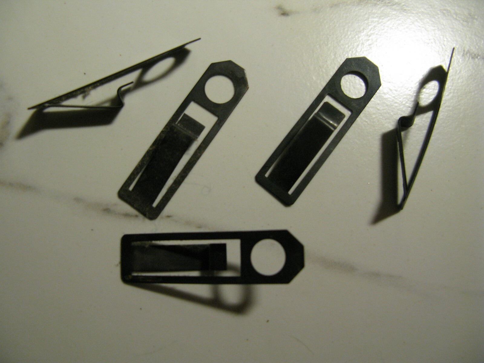 Hampton Bay Ceiling Fan lot set of 5 black metal steel clips for arm brackets