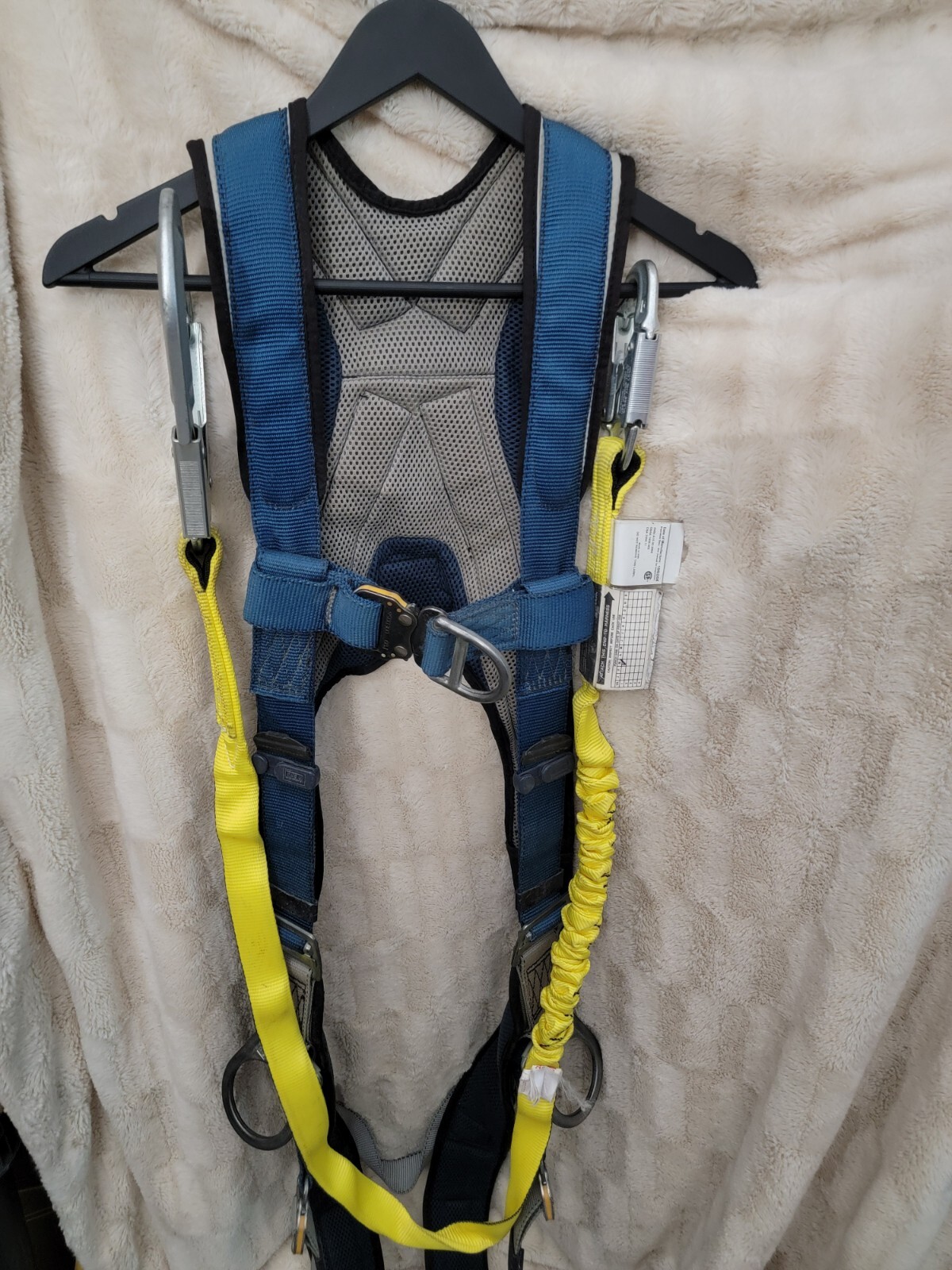DBI SALA Intelligent Safety Harness LG, Model 1108609 + 6' YW Miller Manyard EXC