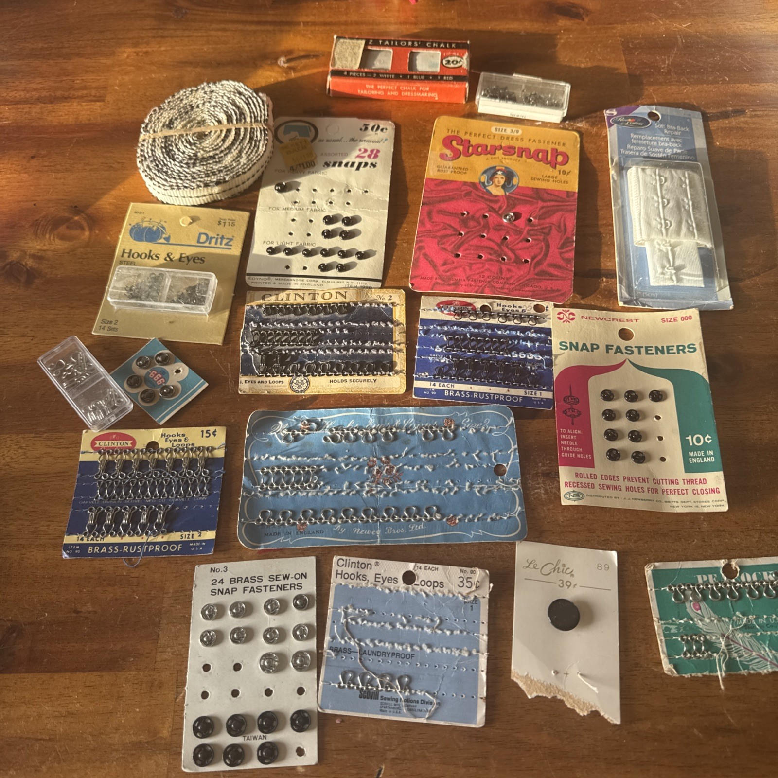 Lot of Vintage Sewing Notions - Fasteners - Hooks And Eyes - Snaps Tailor Chalk