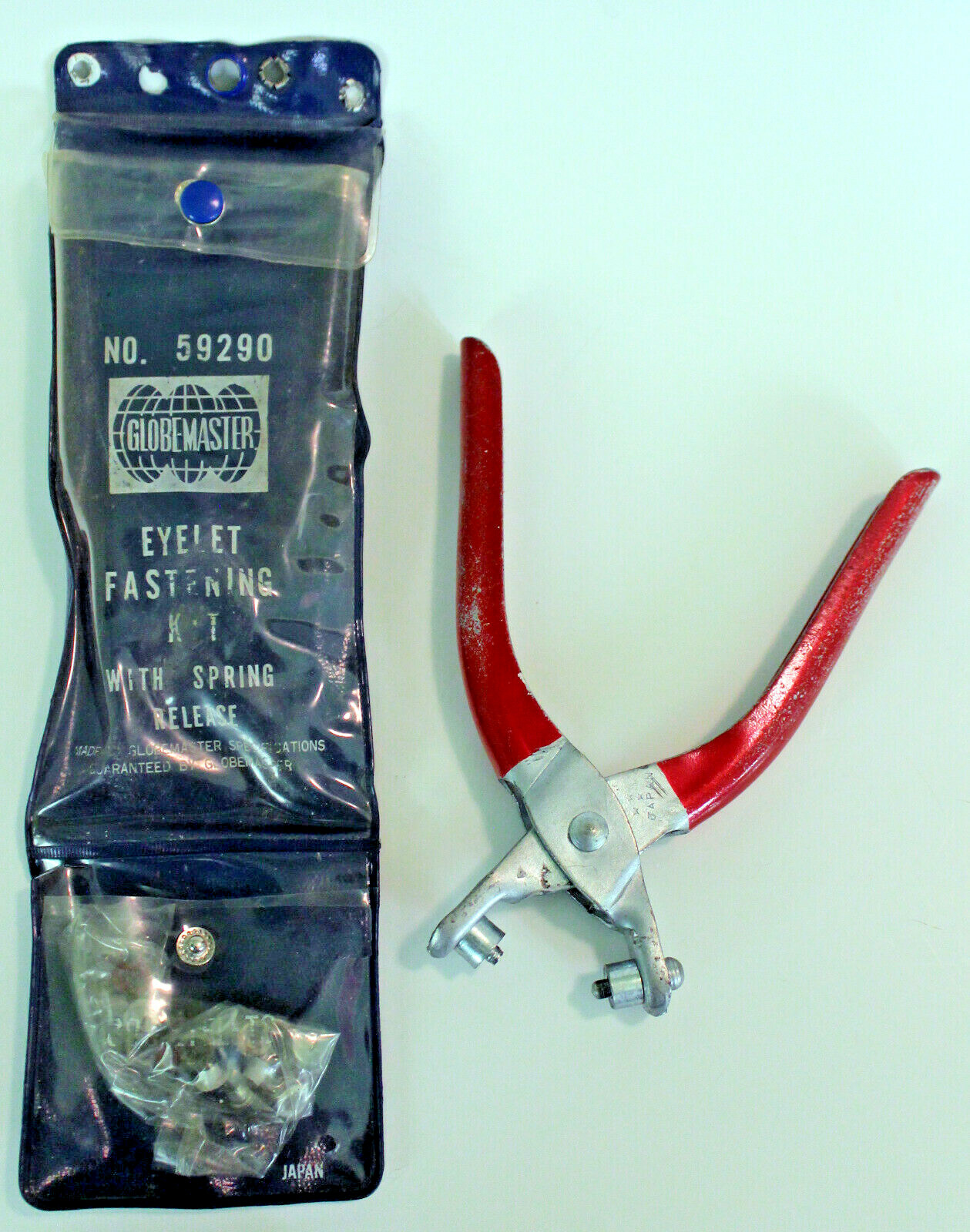 Vintage No. 59290 Globemaster Eyelet Fastening Kit