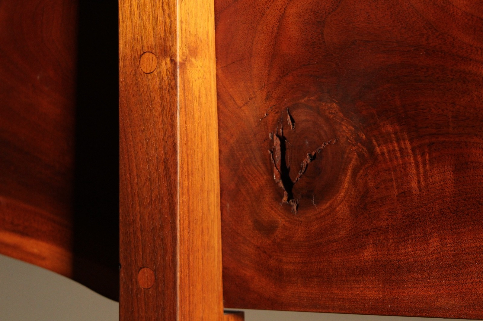 Studio Live-Edge Walnut Bench by Gino Russo, 1970s