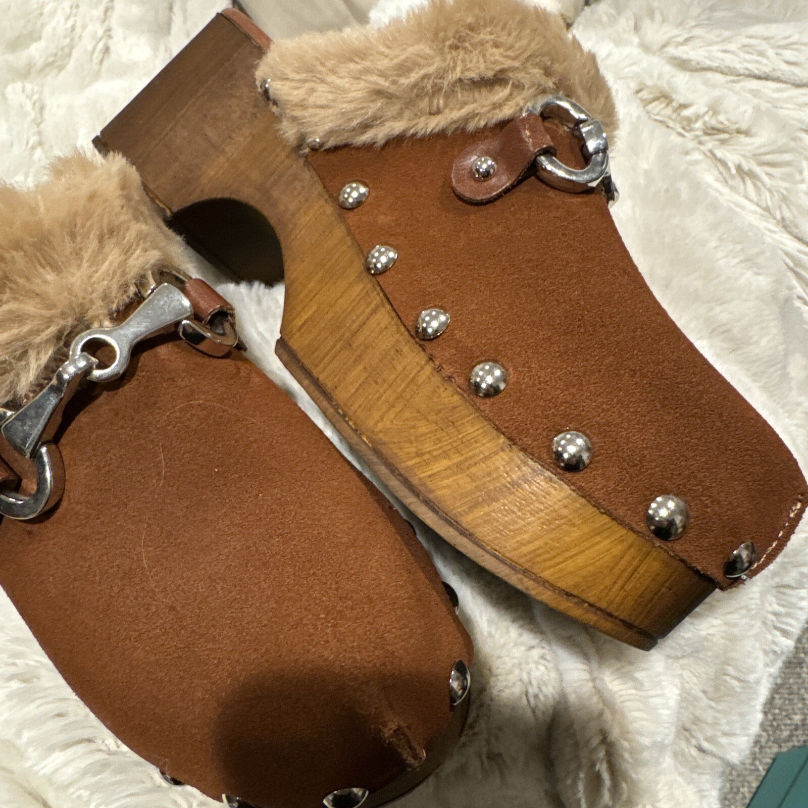 275 CENTAL SUEDE CLOGS SIZE 38