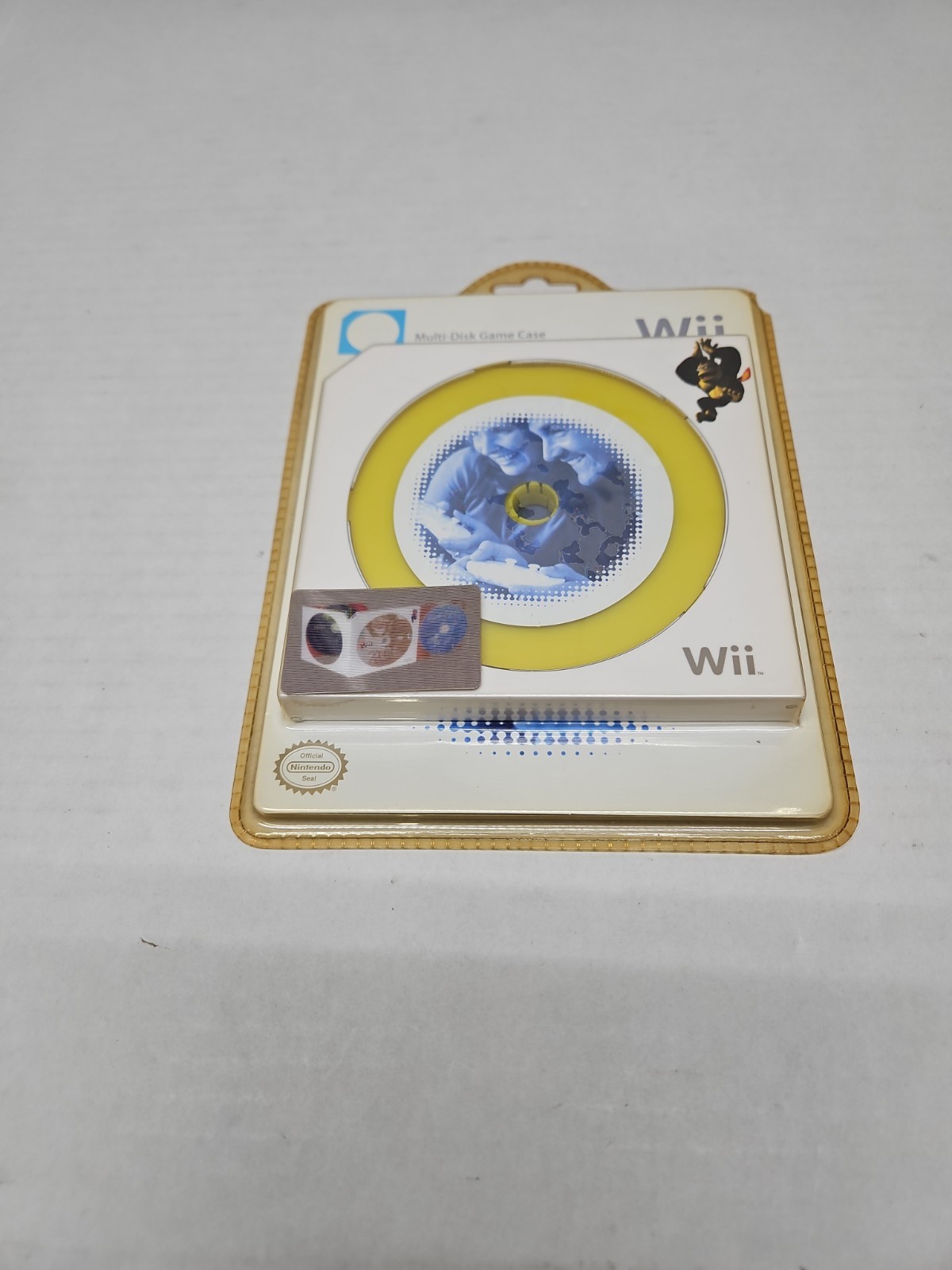 Nintendo Wii Donkey Kong yellow multi-disk game case from 2007 Factory Sealed