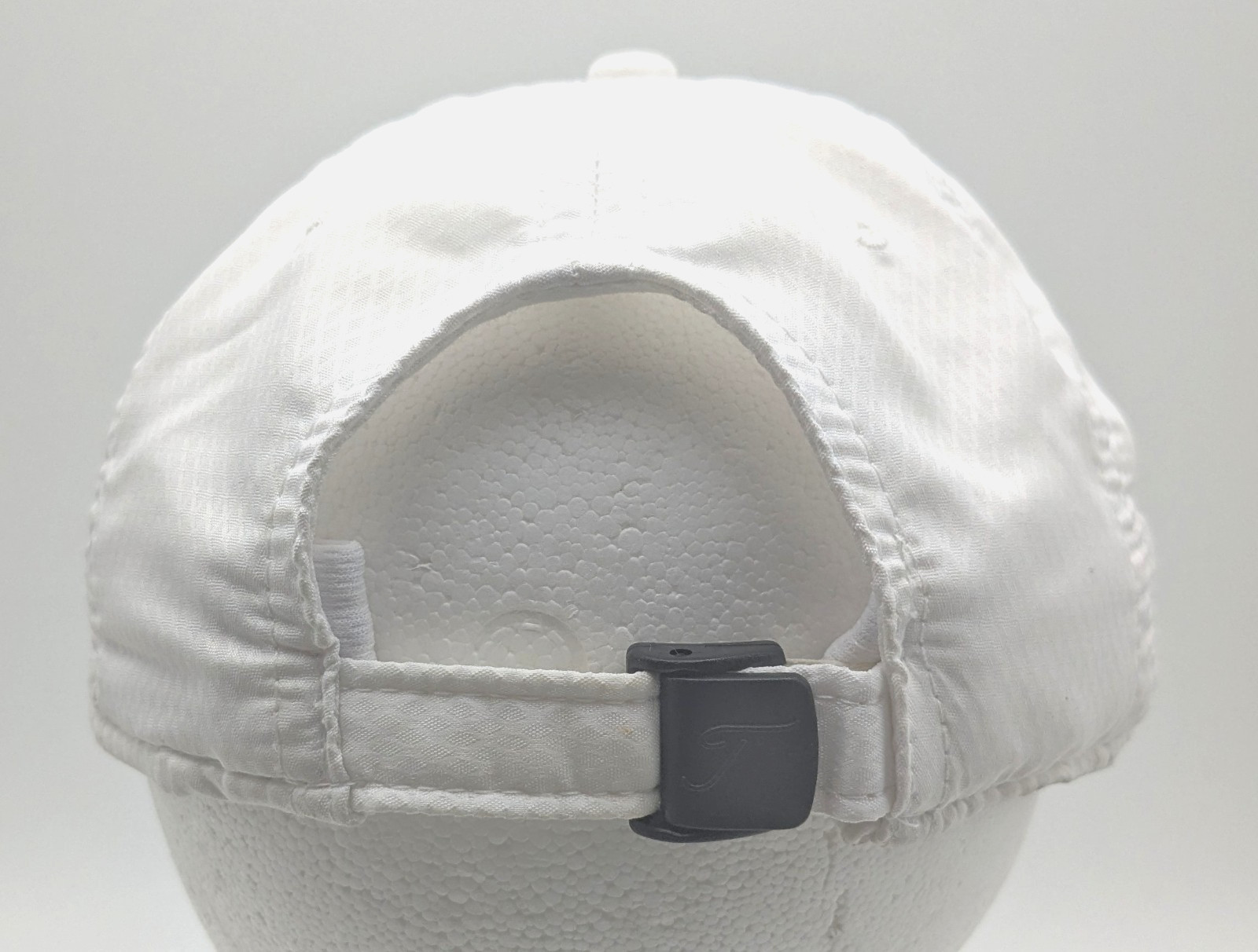 TITLEIST Golf Hat Cap WHITE Strapback Embroidered Logo Ft Lauderdale CC