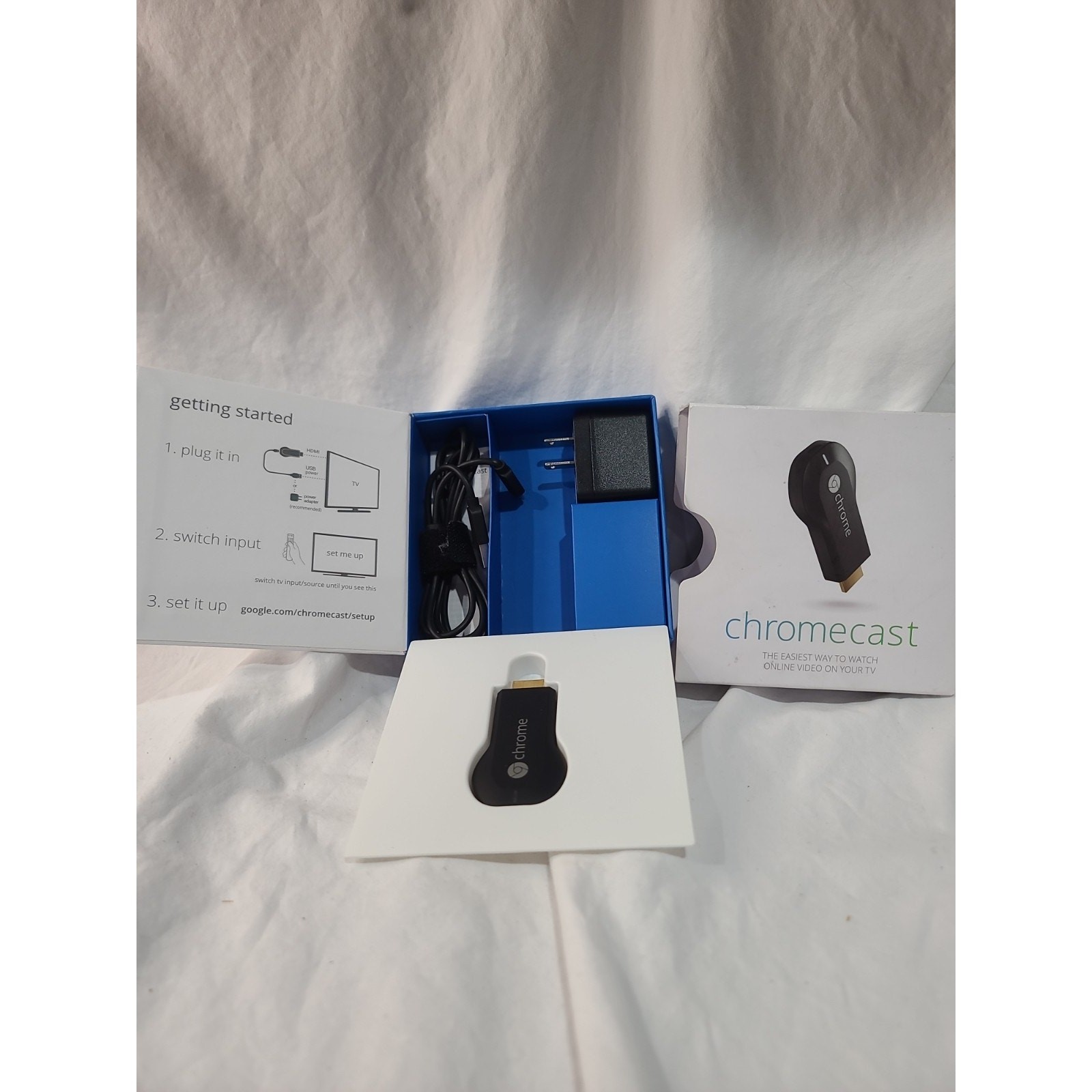 Google Chromecast (1st Generation) Streaming Media Player - H2G2-42 (Black)