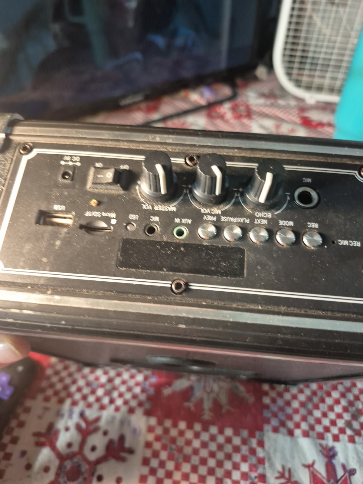 Hikep bluetooth karaoke machine Needs A Battery, Micrphone