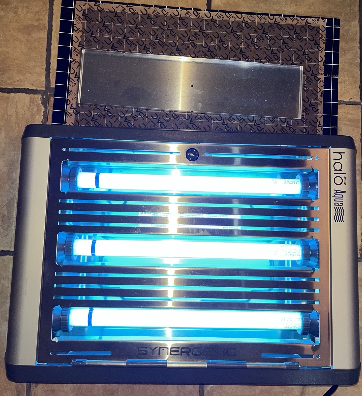 Synergetic Halo 45 Aqua Insect Lamp 45W 120V Silver Blue Easy Clean