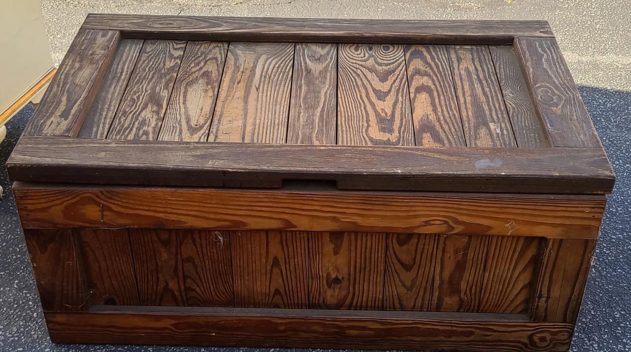 Vintage Solid Wood Storage Trunk – GDC – HINGED LID – STURDY CONSTRUCTION