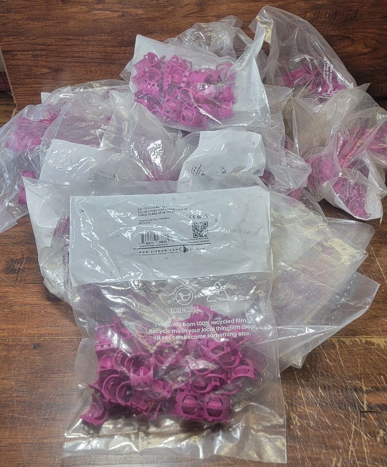 Siemon Expandable CCC-LG-S25-VLT Large, for 0.52-0.70" 15 Bags 375 pcs Violet
