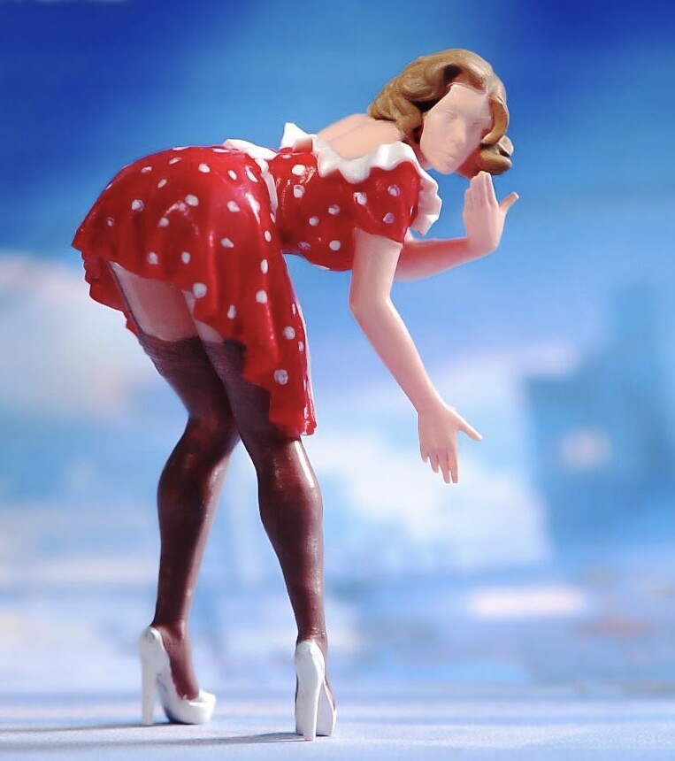1:64 Painted Unpainted Figure Model Miniature Resin Diorama Sexy Woman Bend Sand