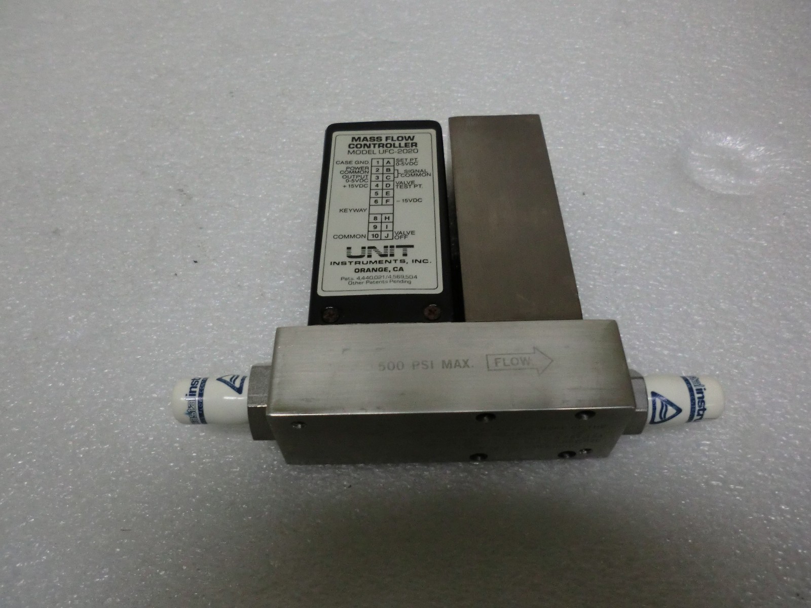 Unit Instruments Mass Flow Controller UFC-2020
