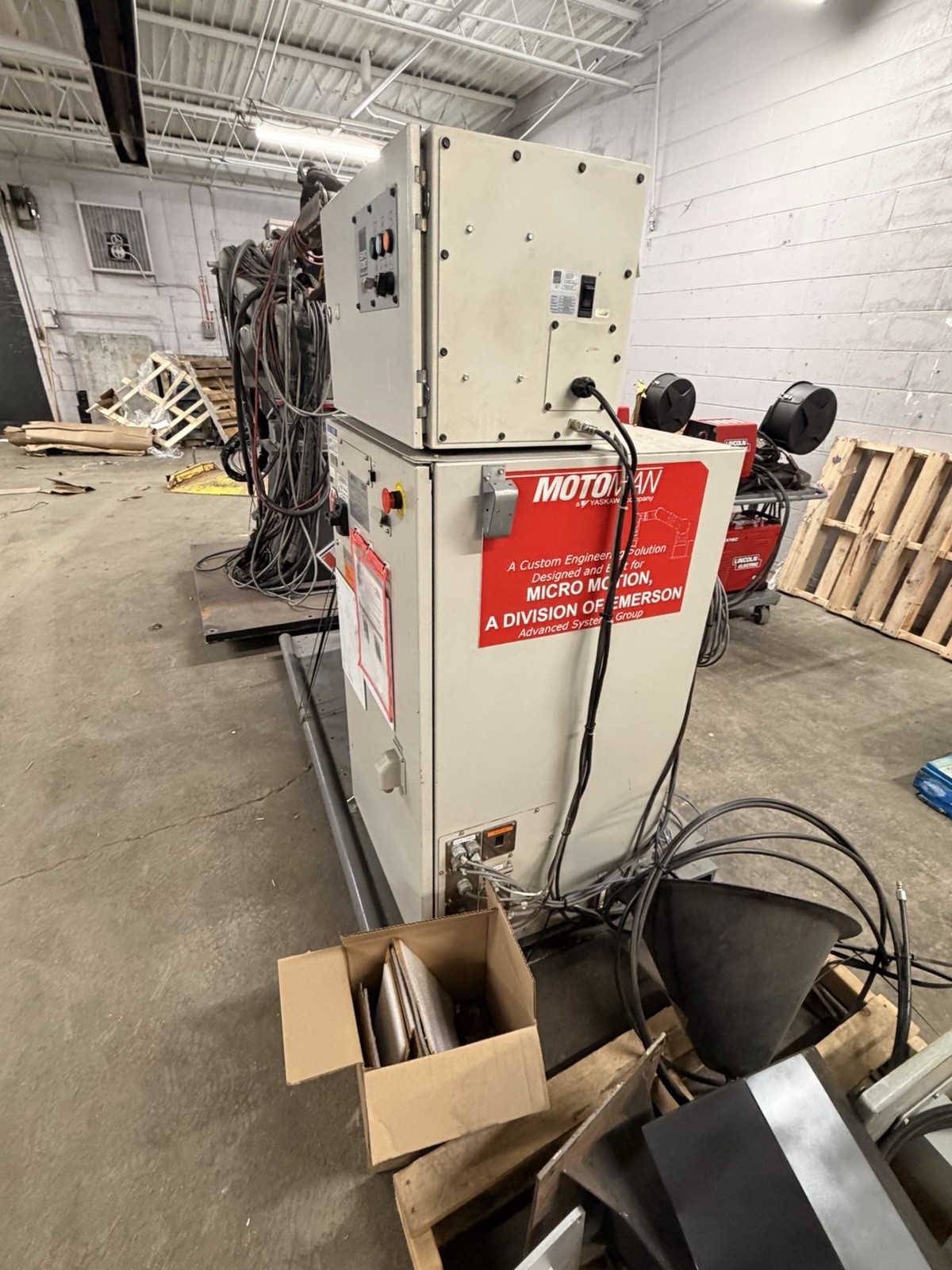 MOTOMAN HP50-20 Welding Robot NX100 Control