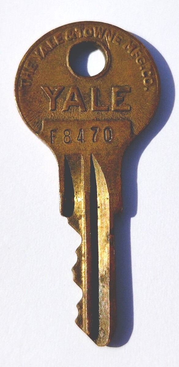 Vintage Key YALE TOWNE F8470 Appx 1-3/4" Replacement Locks