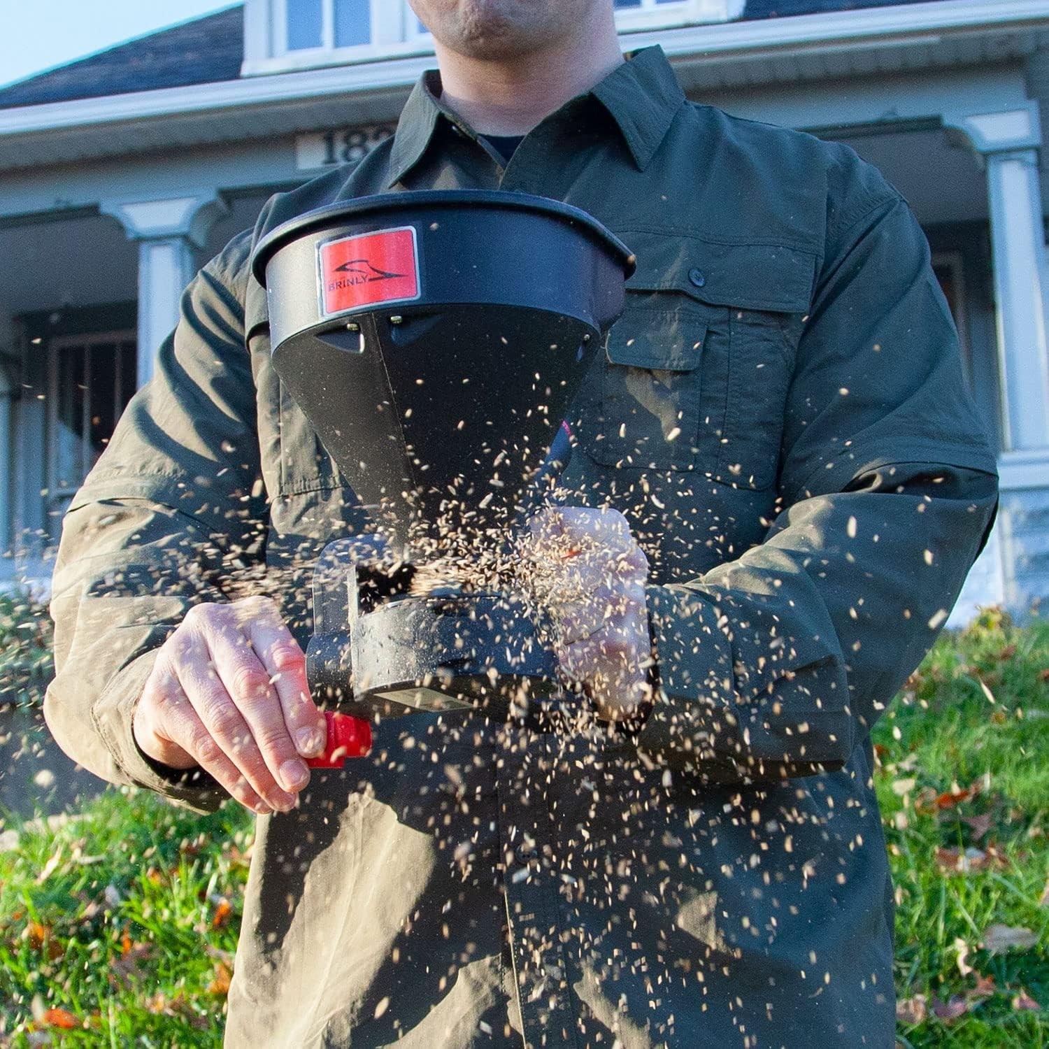 Durable 5lb Handheld Spreader with Ergonomic Handle for Lawn & Garden Use