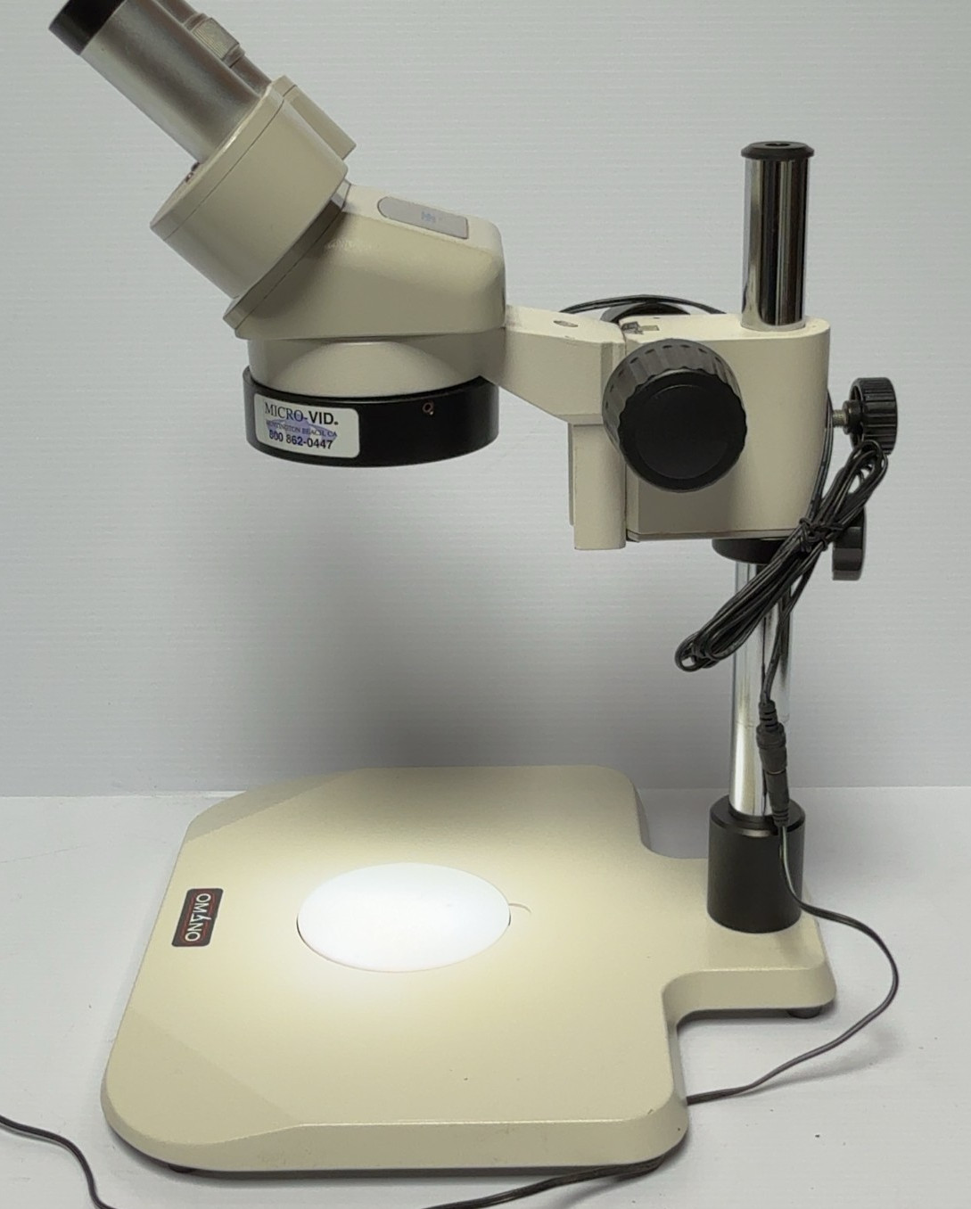 Omano EMF 94695 Microscope w/ Stand, LED Light + SWF10X Eyepieces