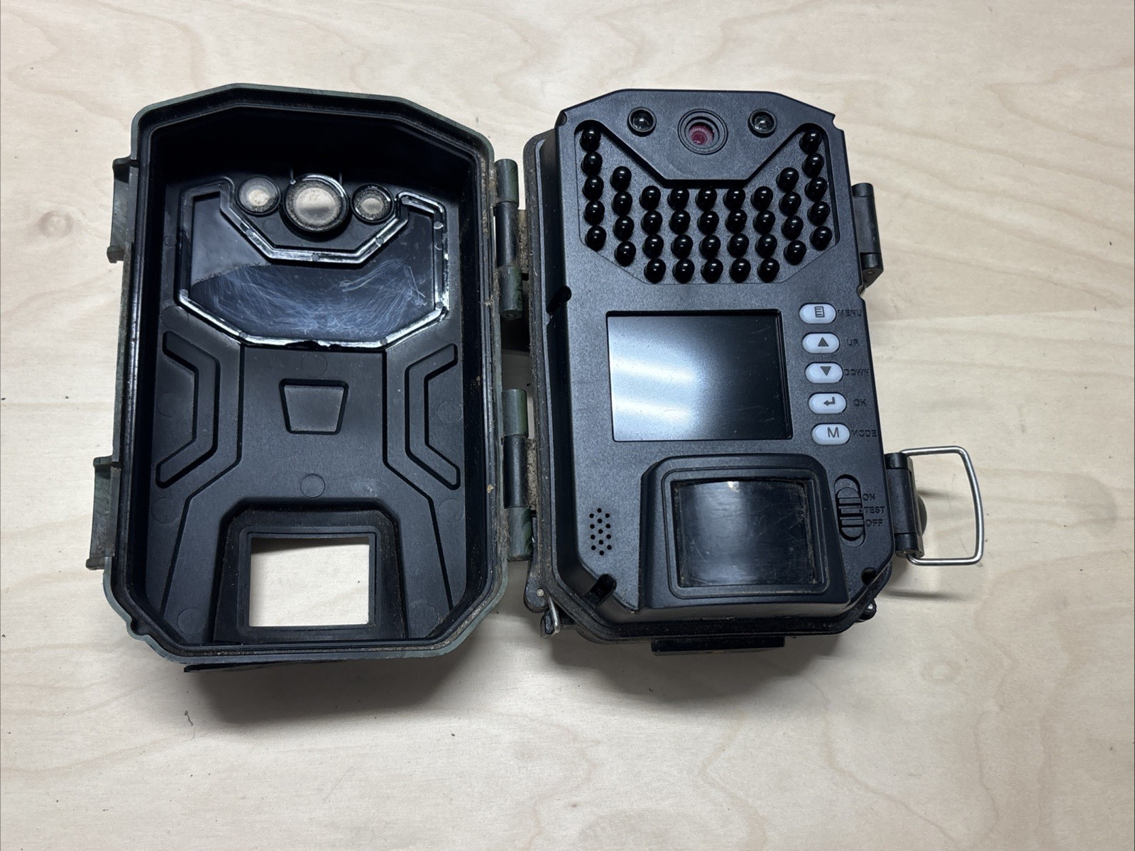 iZeeker iG200 Trail Cam NO CARD