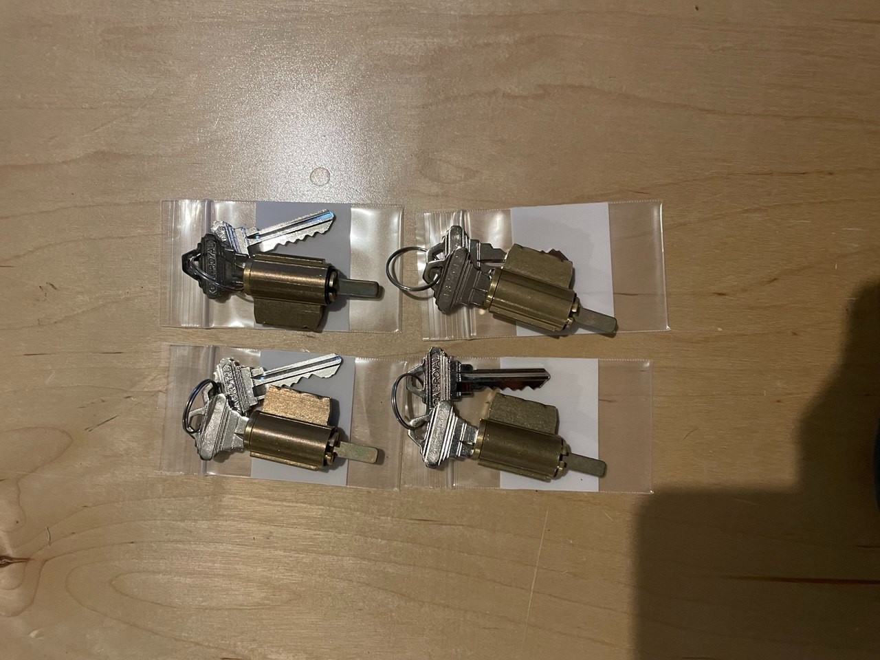 LOT OF 4 CYLINDRICAL CORES SCHLAGE C 606 FINISH WITH 2 KEYS EACH