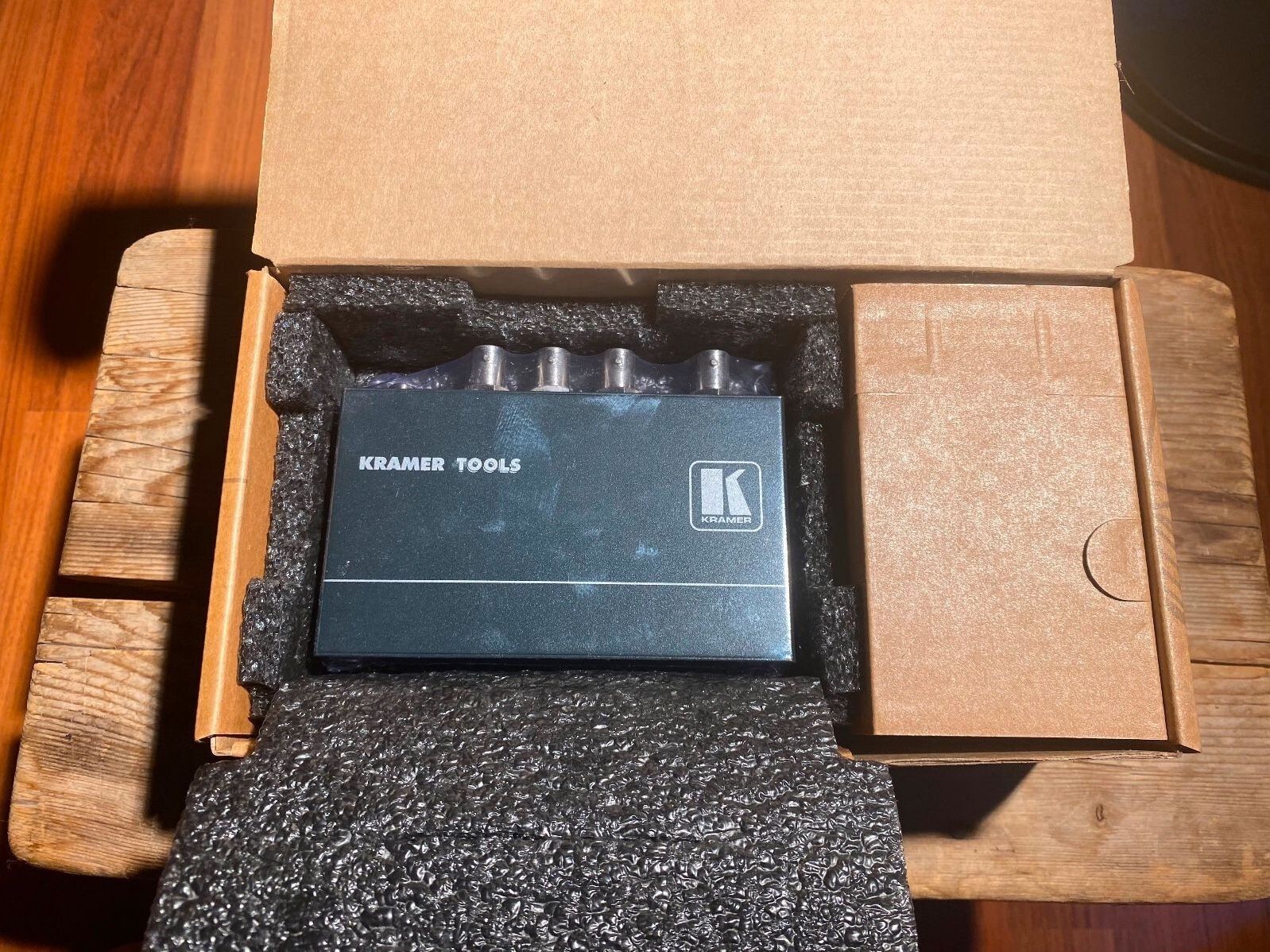 Kramer VM-3VN Composite Video 1:3