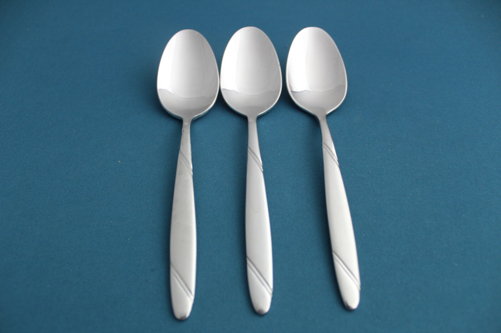 Oneida RISOTTO Teaspoons (Set of 3) 18/10 Stainless Frosted Handle 6 1/8"
