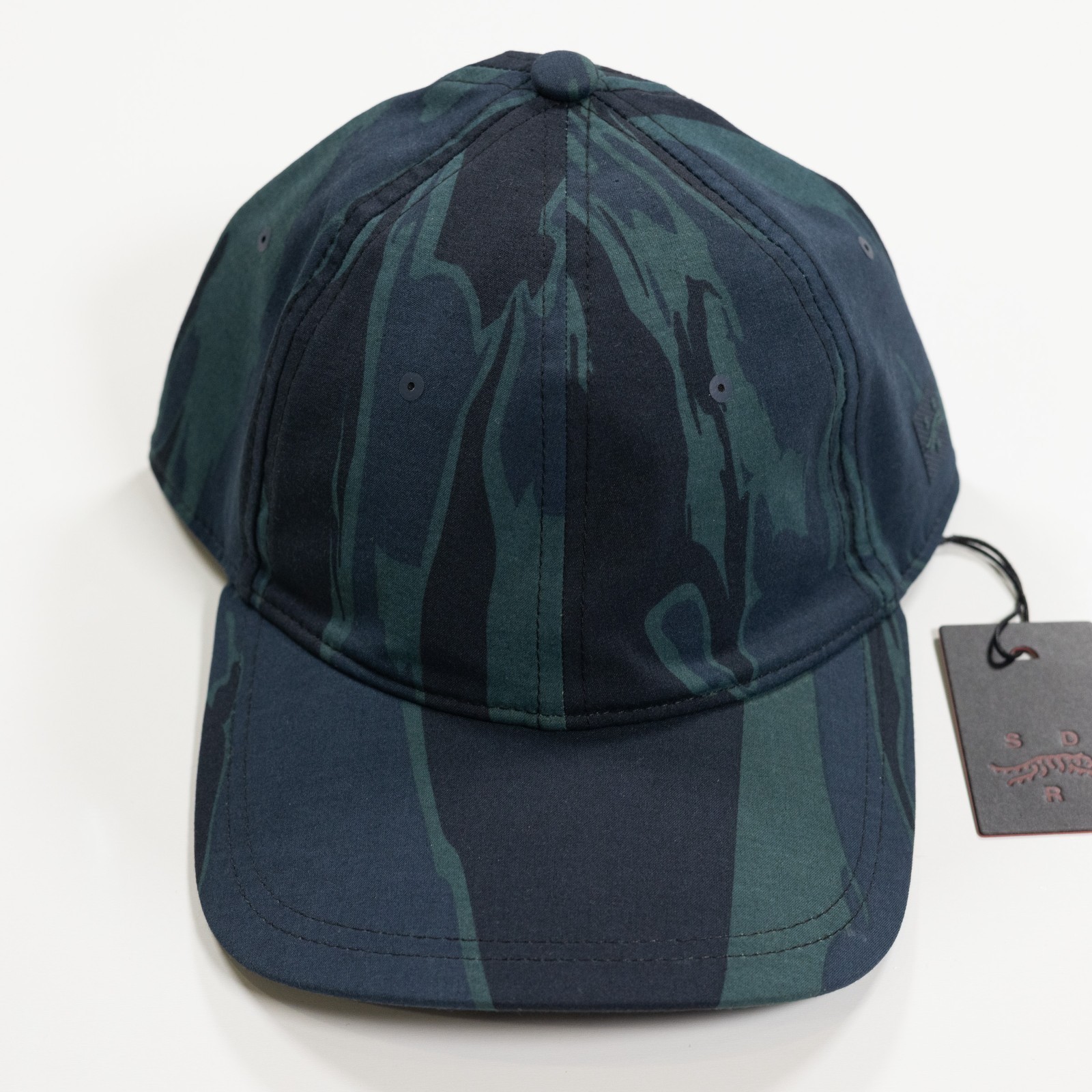 Sun Day Red Nebula Camo Adjustable Golf Hat Tiger Woods Performance Cap NWT