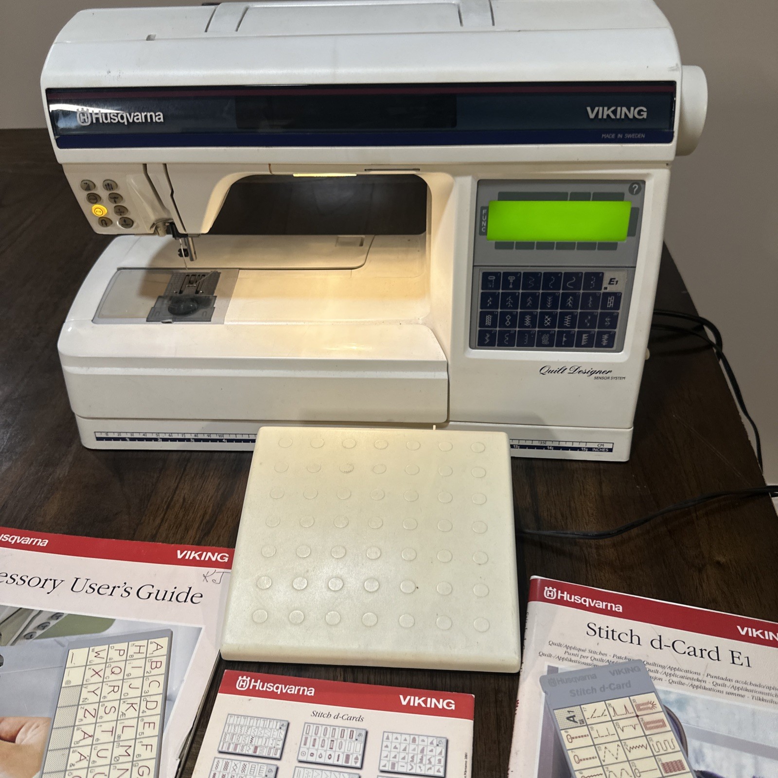 Husqvarna Viking Quilt Designer Computerized Sewing Machine Not Tested