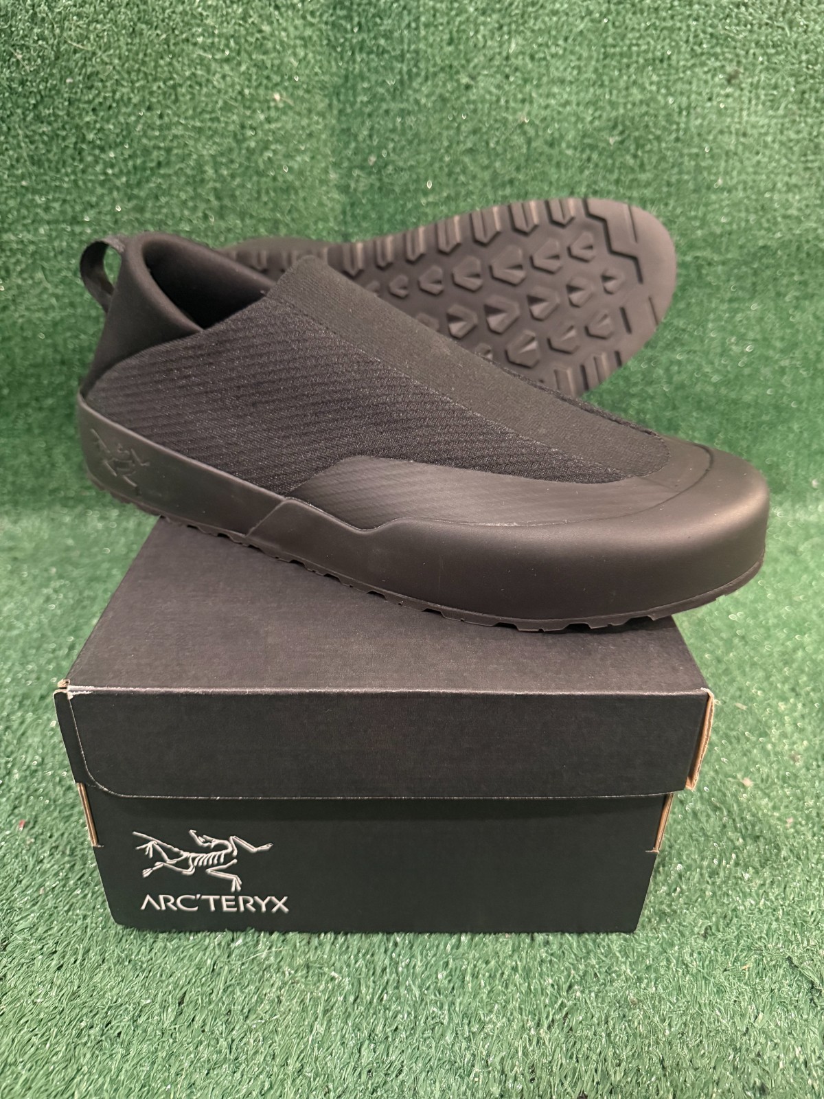 Arc'teryx Kragg Black/Black Men's Sizing Vibram Slip On Shoes