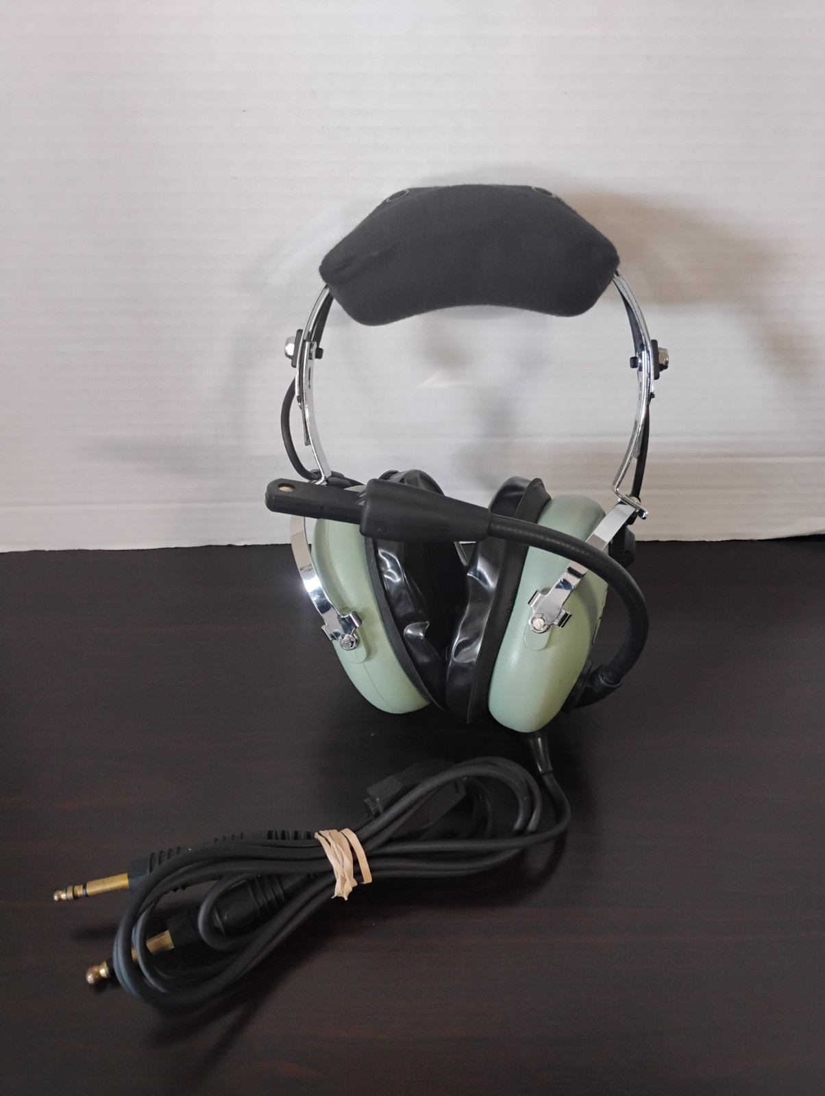 David Clark H10-13.4 Aviation Headset Missing Mic Cover Tested By Pilot