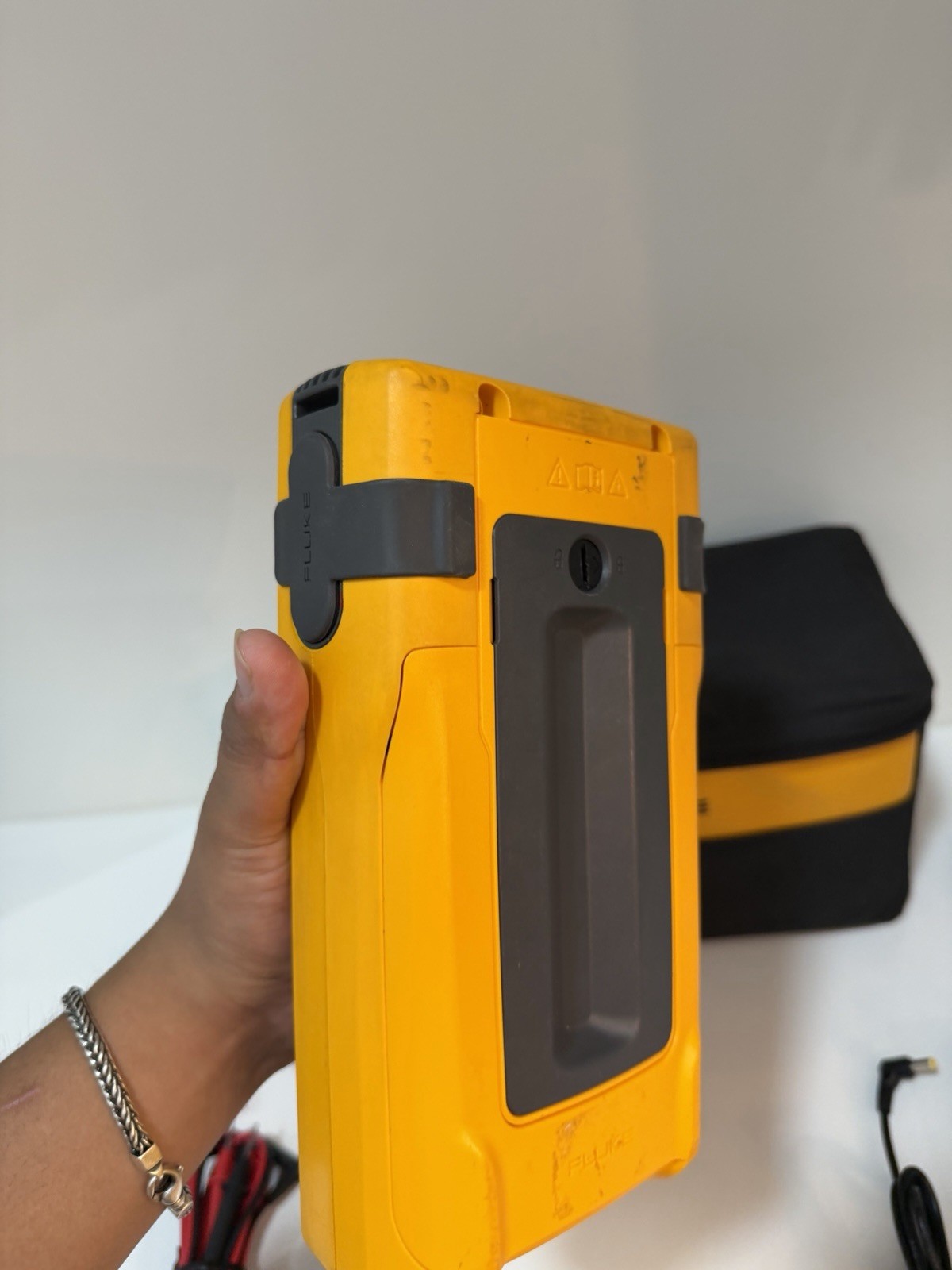 FLUKE 753 DOCUMENTING PROCESS CALIBRATOR W/ ACCESSORIES -FREE SHIPPING (TESTED)