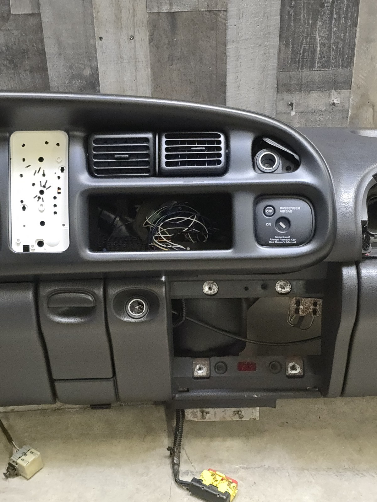 1998 98 Dodge RAM 1500 2500 Dashboard DASH CORE Structure Assembly Bezel AGATE