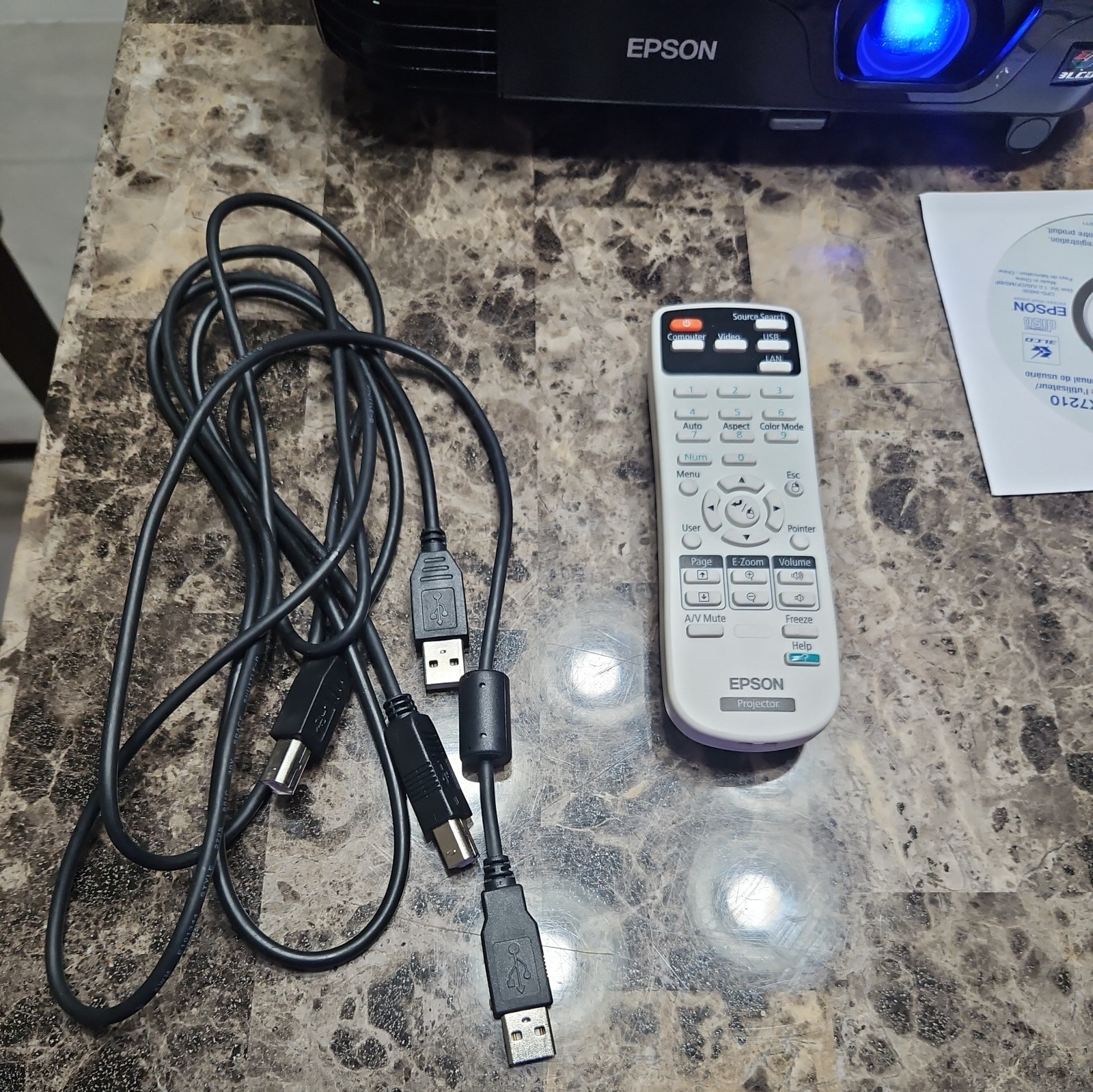 Epson EX5210 Projector -! H429A 2800 Lumens 3LCD WORKING Remote
