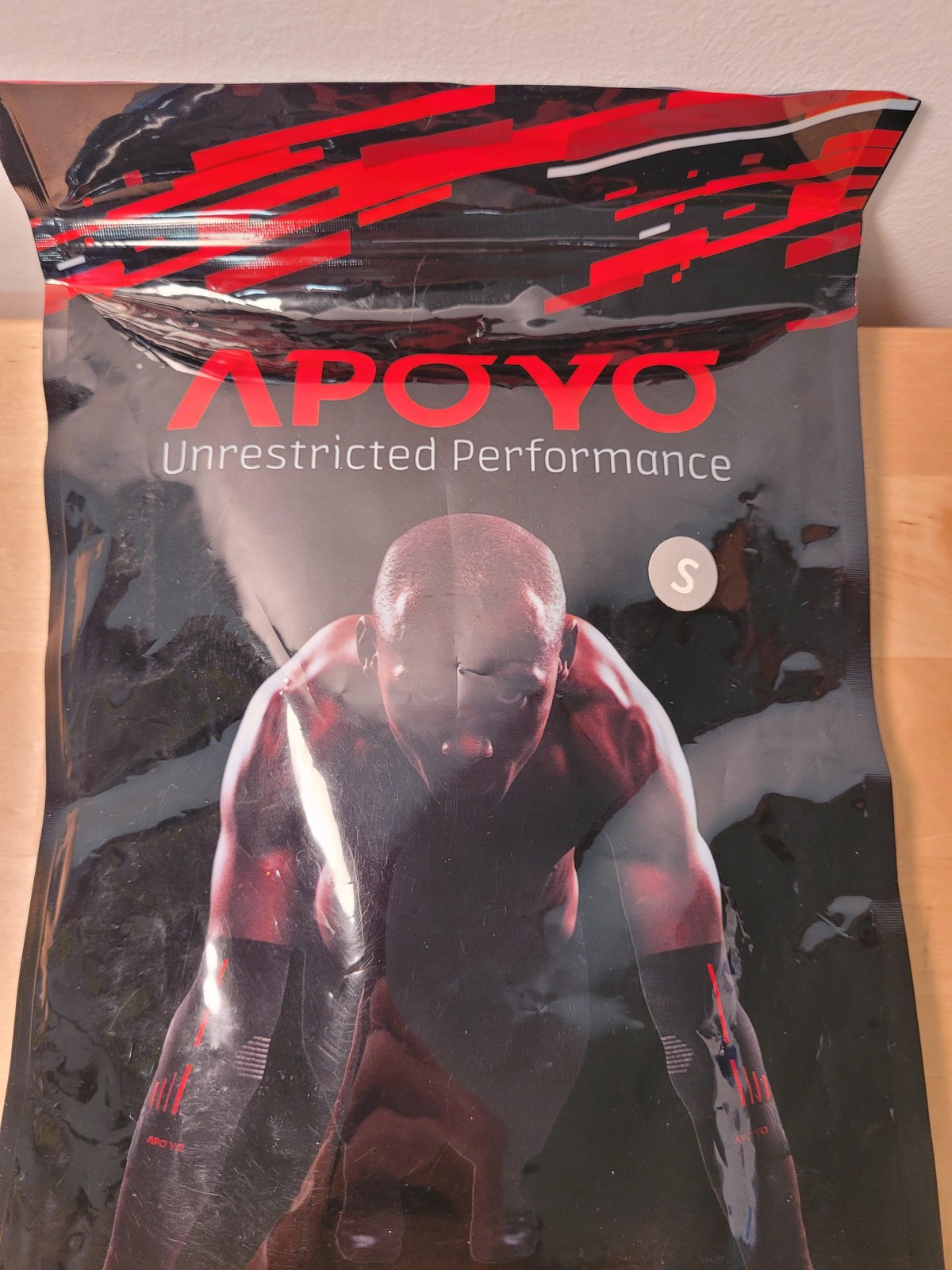 APOYO Elbow Brace Support Pair Small & Medium Compression Adjustable Strap Black