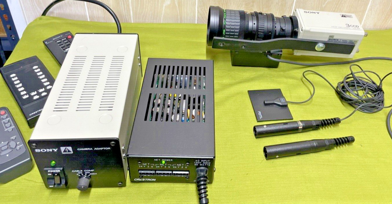 Sony 3CCD Camera DXC-390, Fujinon 16X Zoom Lens, Sony CMA-D7, Crestron & Crown