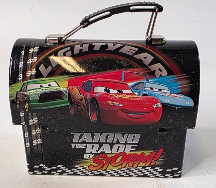 Disney Pixar Cars Mini Tin Lunch Box. 5”x4.5”x3” w/Filmore MCD's Happy Meal Toy