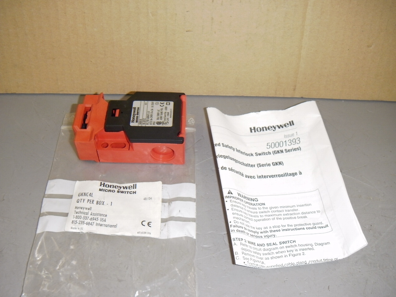 Honeywell Micro GKNC4L NIB Safety Interlock Switch NO/NC DPST
