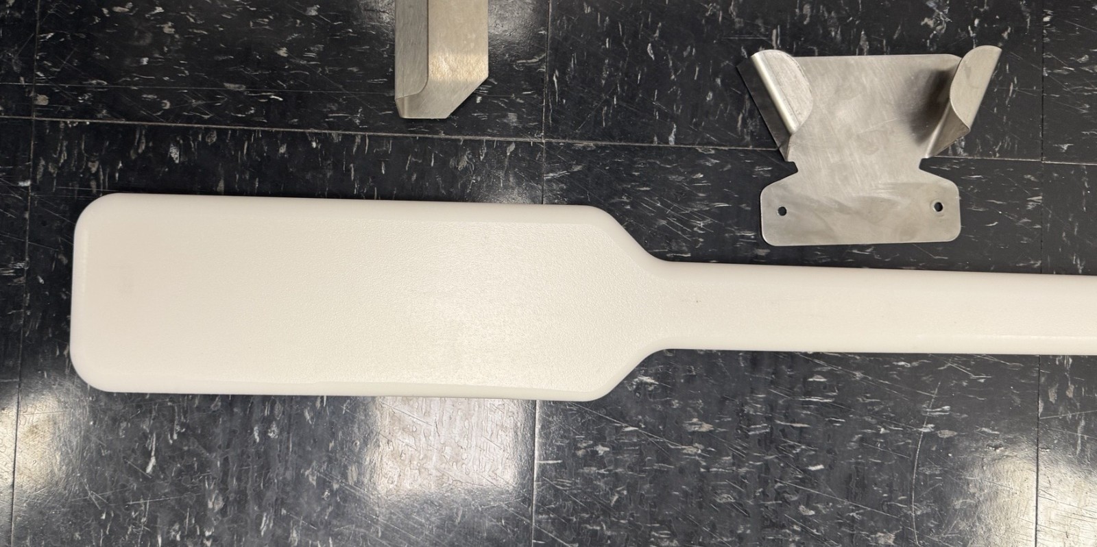 Follett ABICEPADDL46 White Poly Ice Paddle and ABICERAKE Bundle