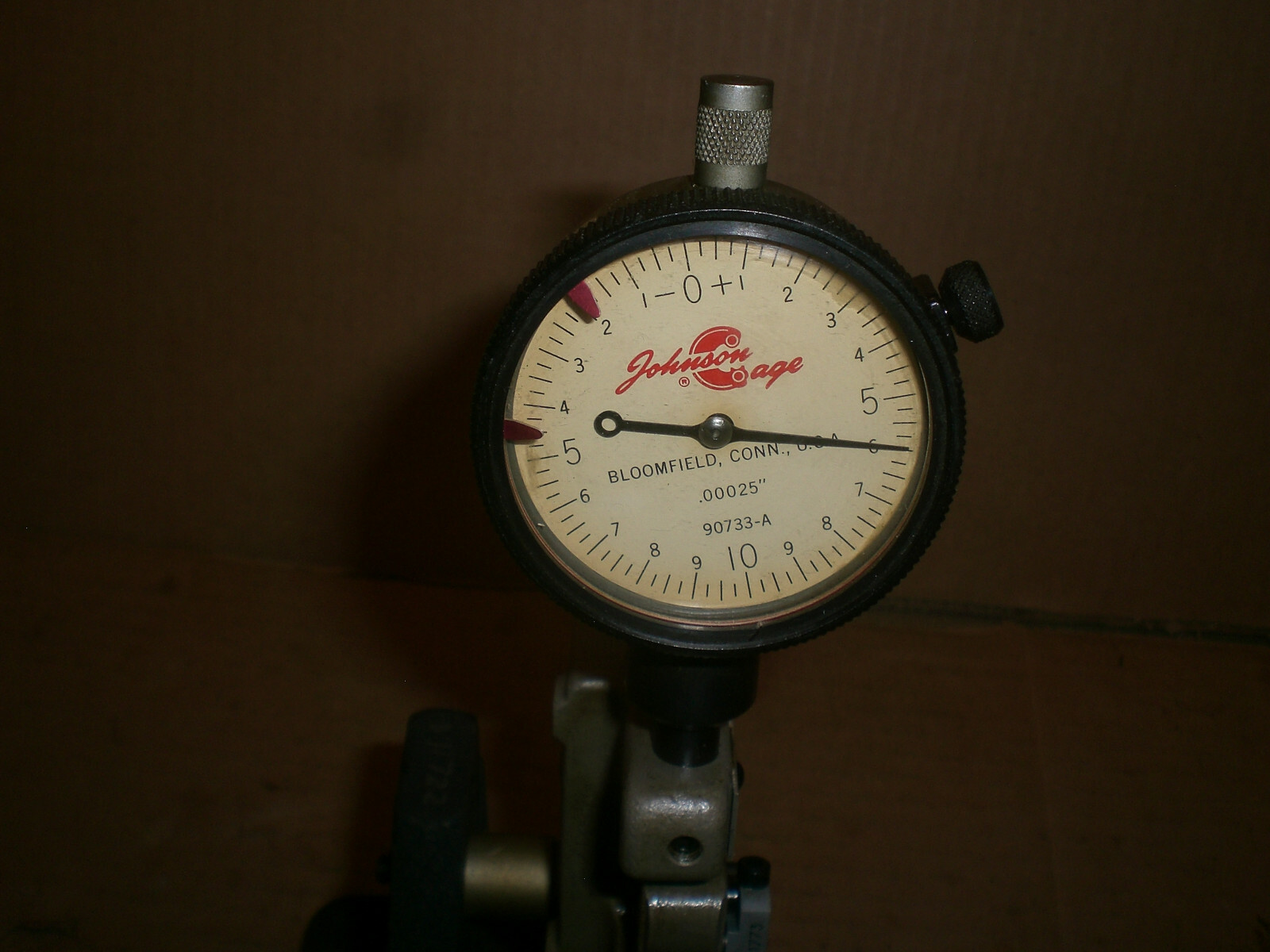 Johnson Tri Roll Thread Gage Comparator stand with indicator