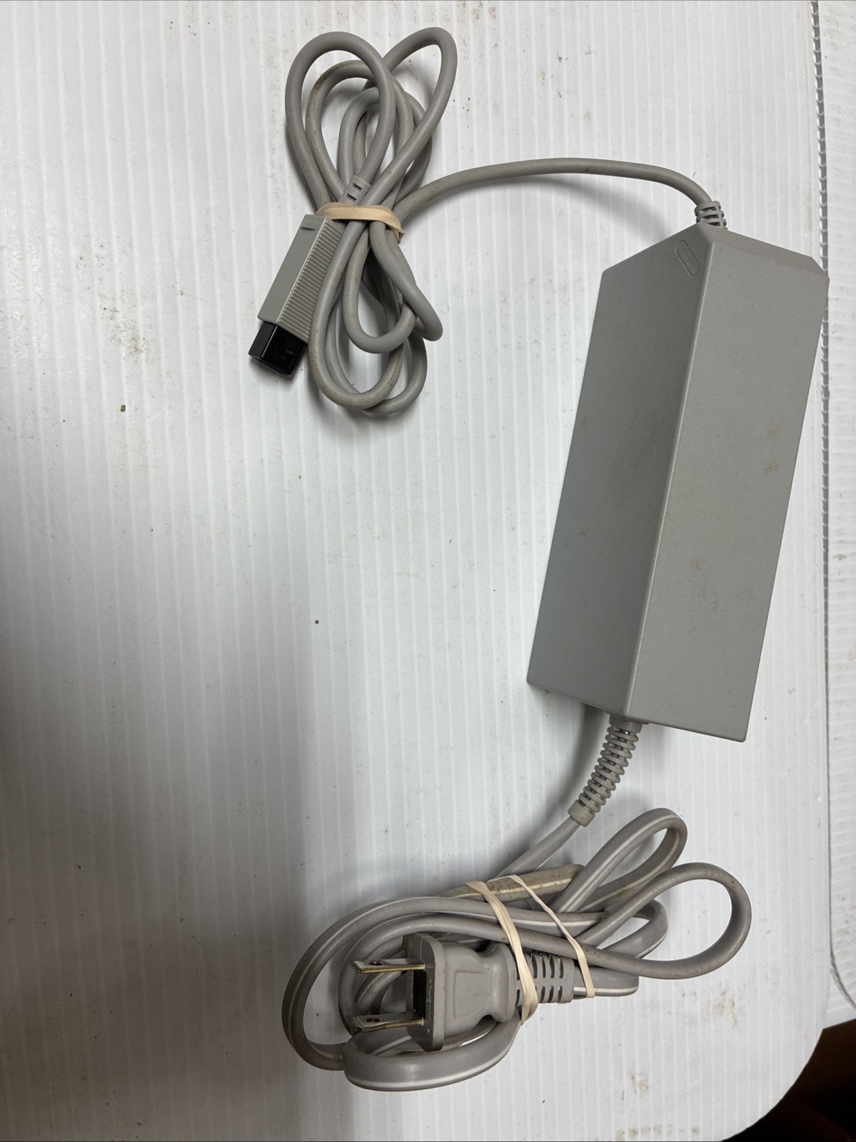Nintendo Wii - RVL-001 White Console & Cables - NO Controller Lights Up UNTESTED