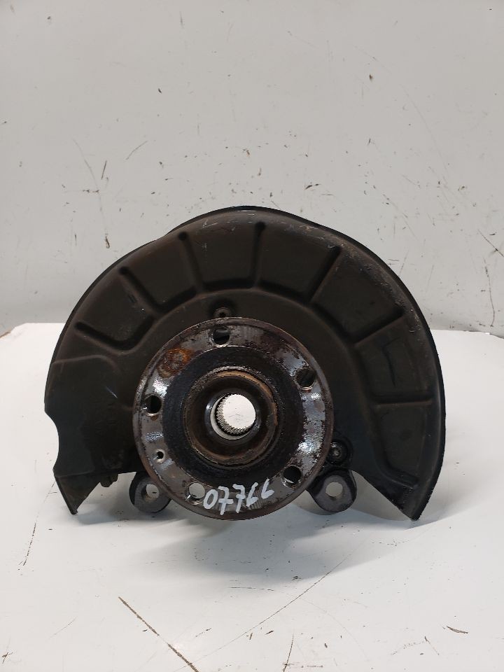2012-2019 Volkswagen Beetle Passenger RH Front Steering Knuckle OEM 1494977