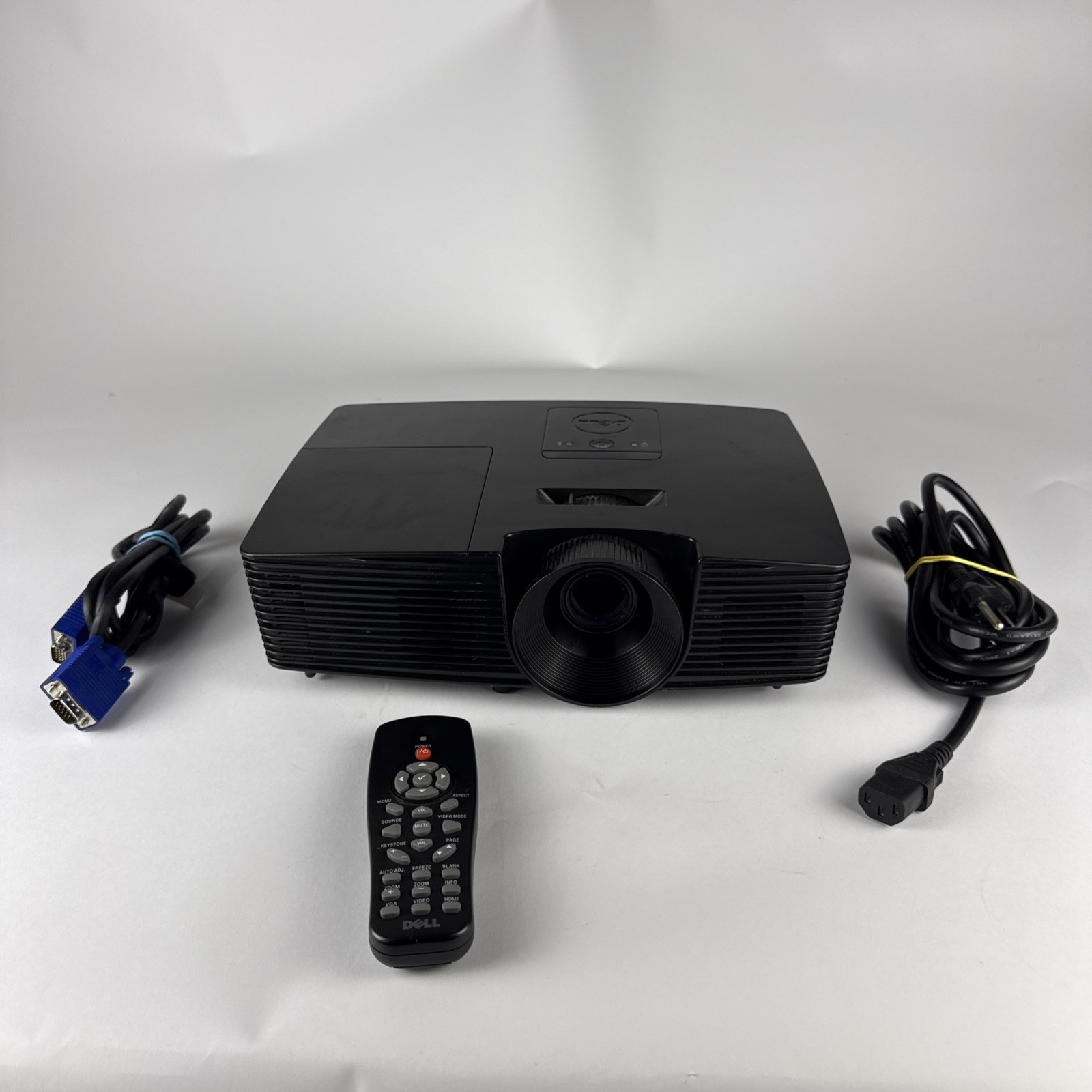 Dell 1220 DLP Projector With Remote & Cables
