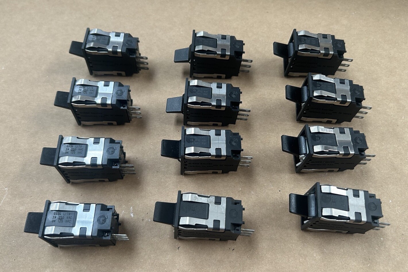 LOT OF 12 Honeywell MicroSwitch AML 23 0336 L173 2A 250V AML23EBA2AA01