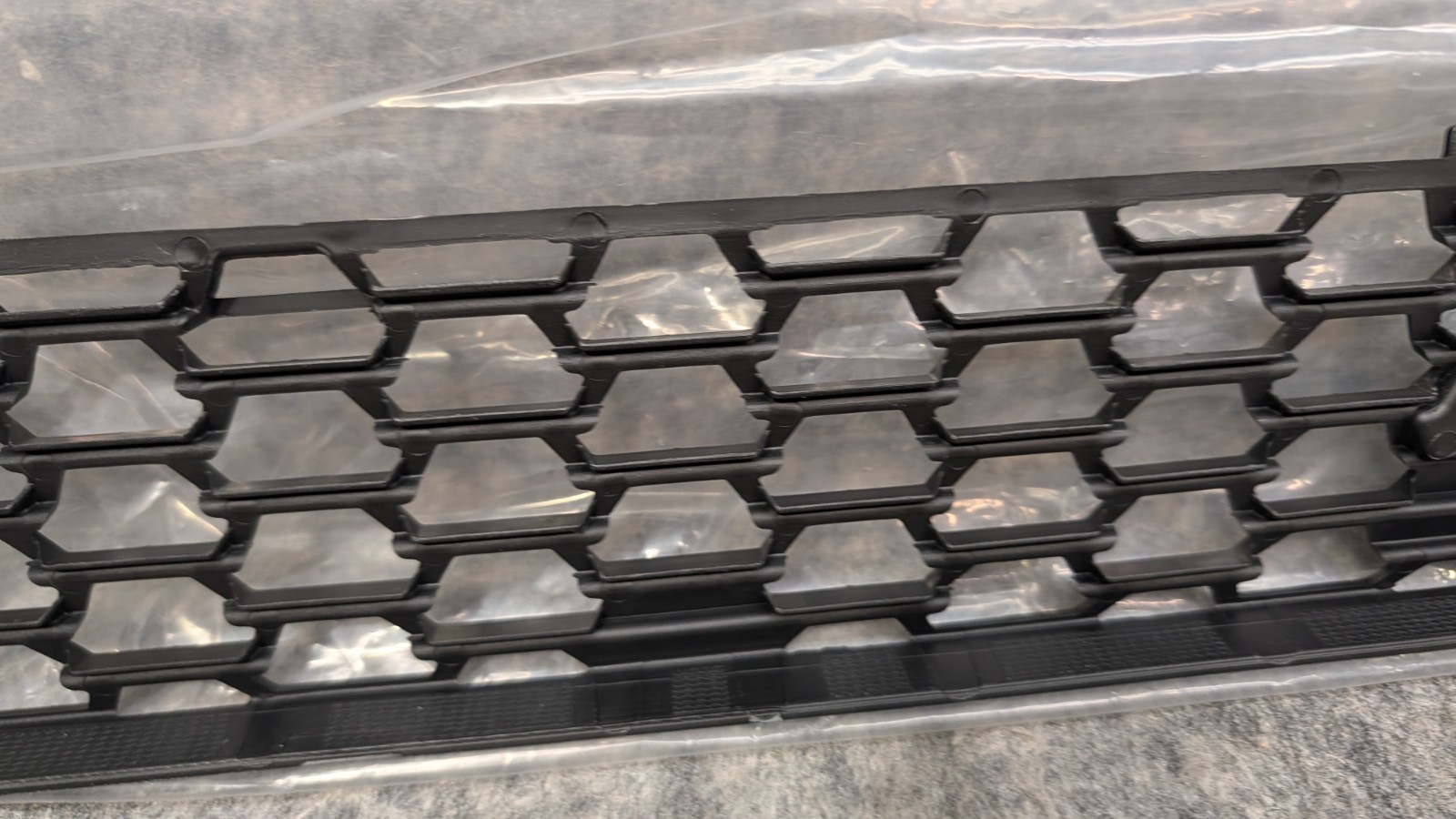 Lower Mesh Grille Insert for 2018-2021 Freightliner Cascadia - Black 🔥New🔥