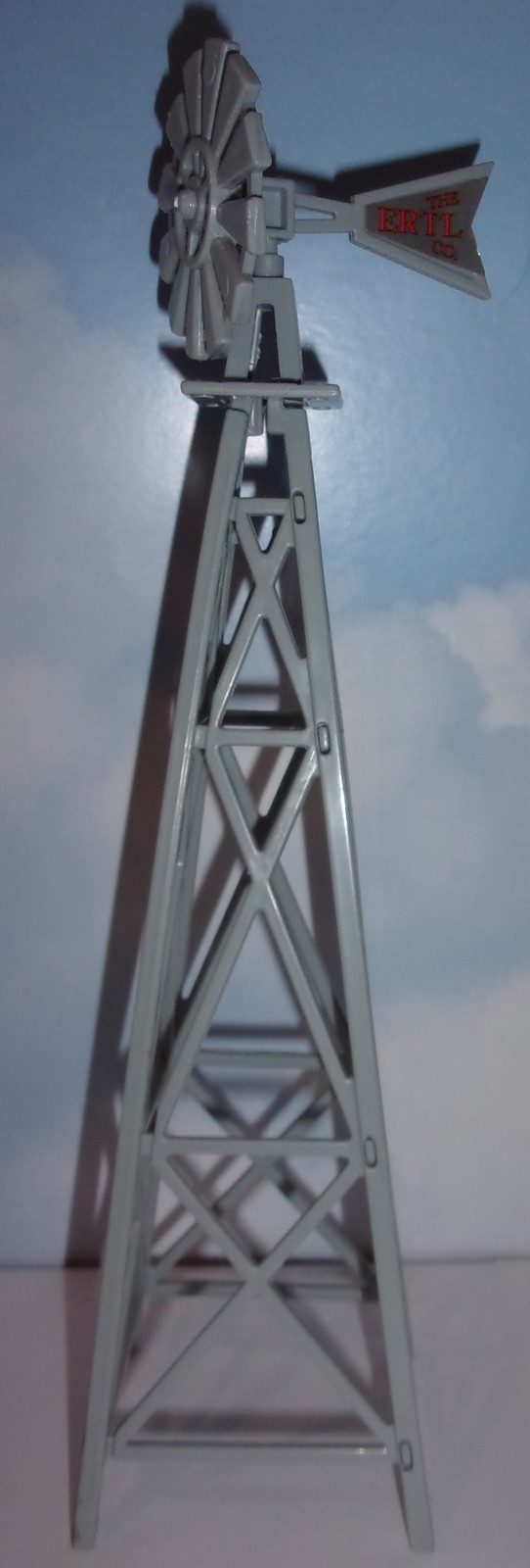 1/64 Ertl Farm Country Windmill