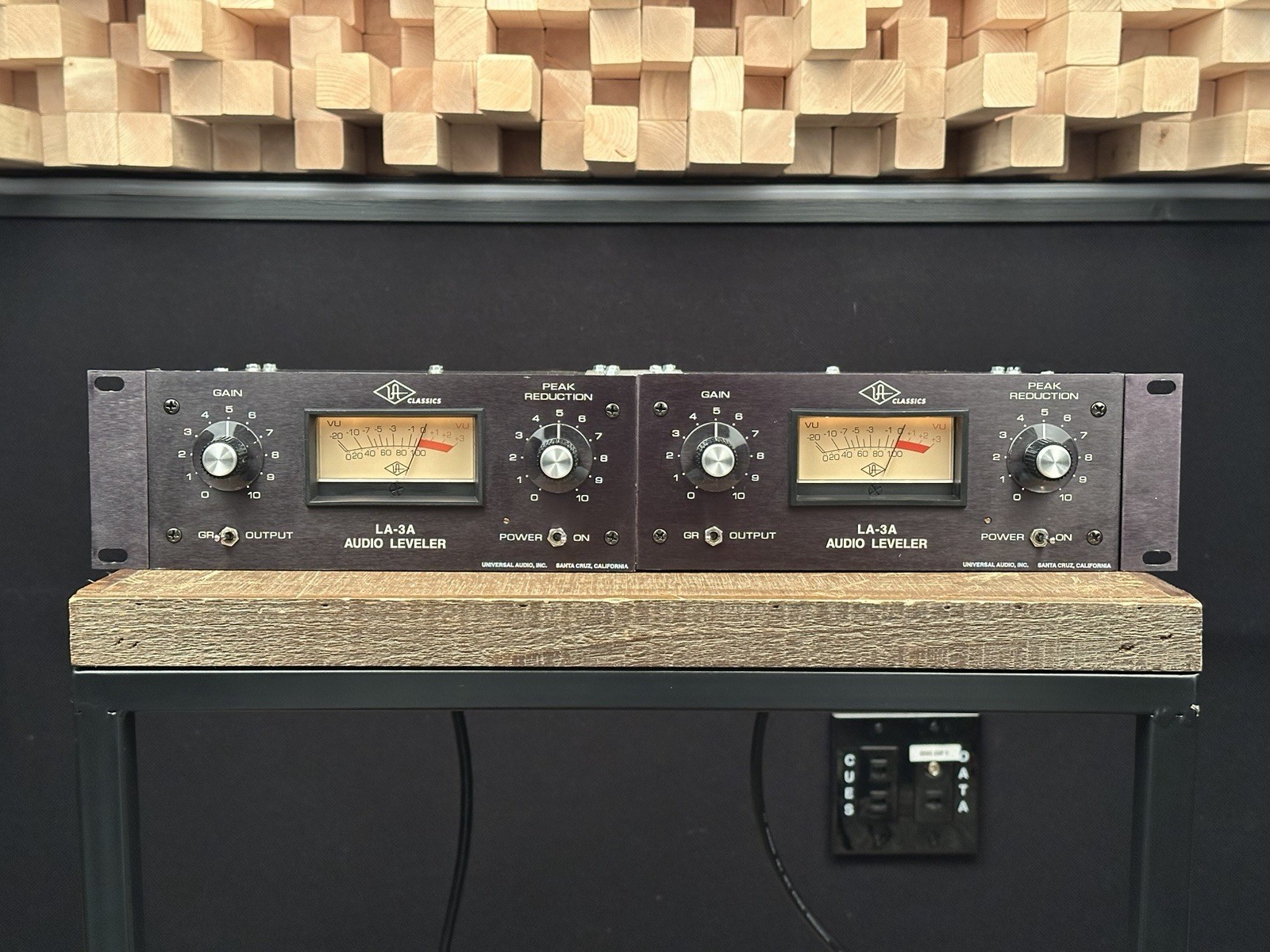 Universal Audio LA-3A Opto Compressor Sequential Stereo Pair. Urei LA 3A LA3A
