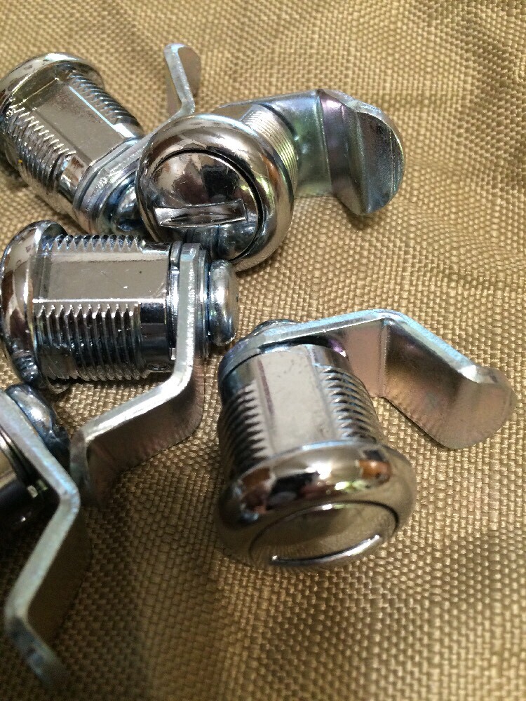 Nonlocking Slotted Head Cam Latch, Chrome Finish