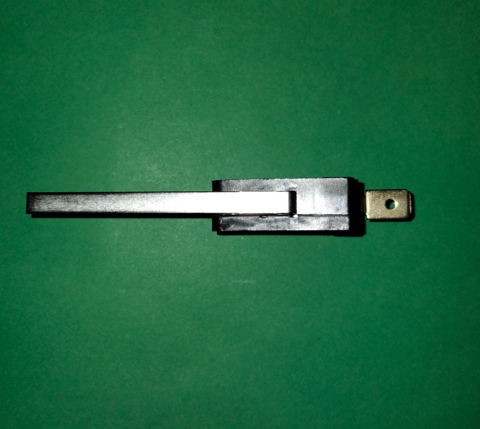 Honeywell V7-2B29E9-048 Miniature Basic Switch 11 A @ 277V, 1 NO Contact.